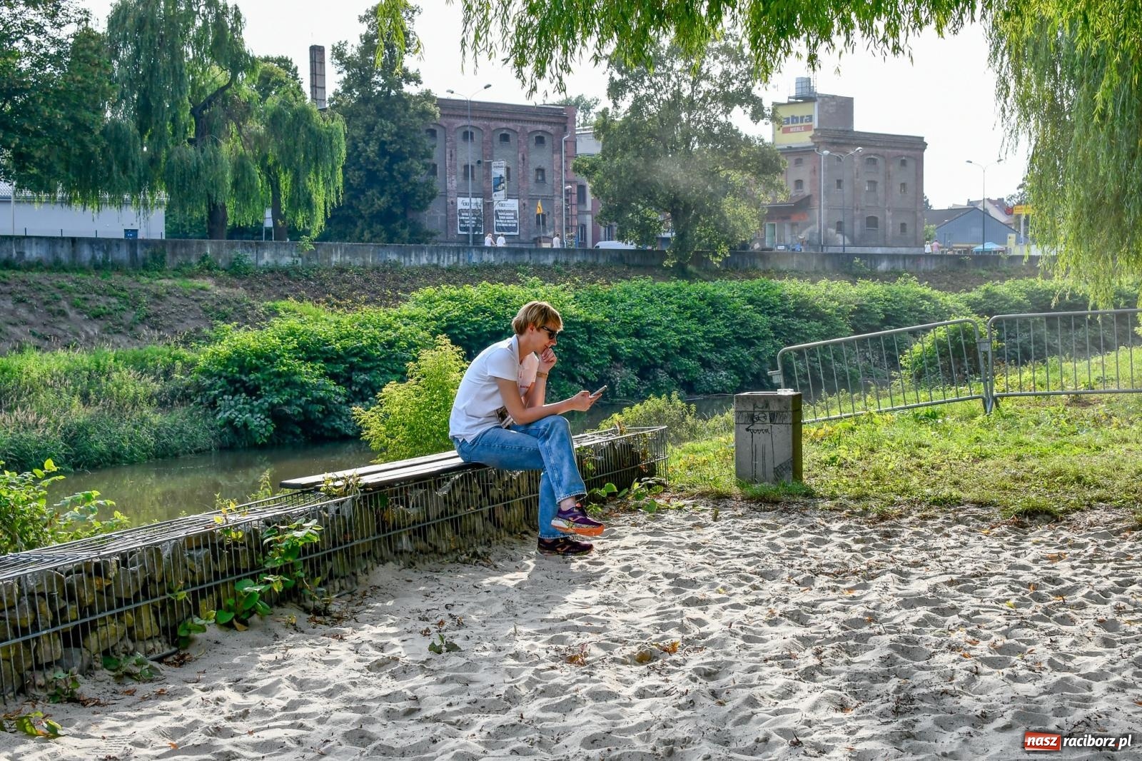 Zdjęcie w galerii na portalu naszraciborz.pl: Emi Franica, Andrzej Biliński oraz Kajetan Drozd z zespołem. Popołudnie na bulwarach [FOTO i WIDEO] wiadomości z regionu