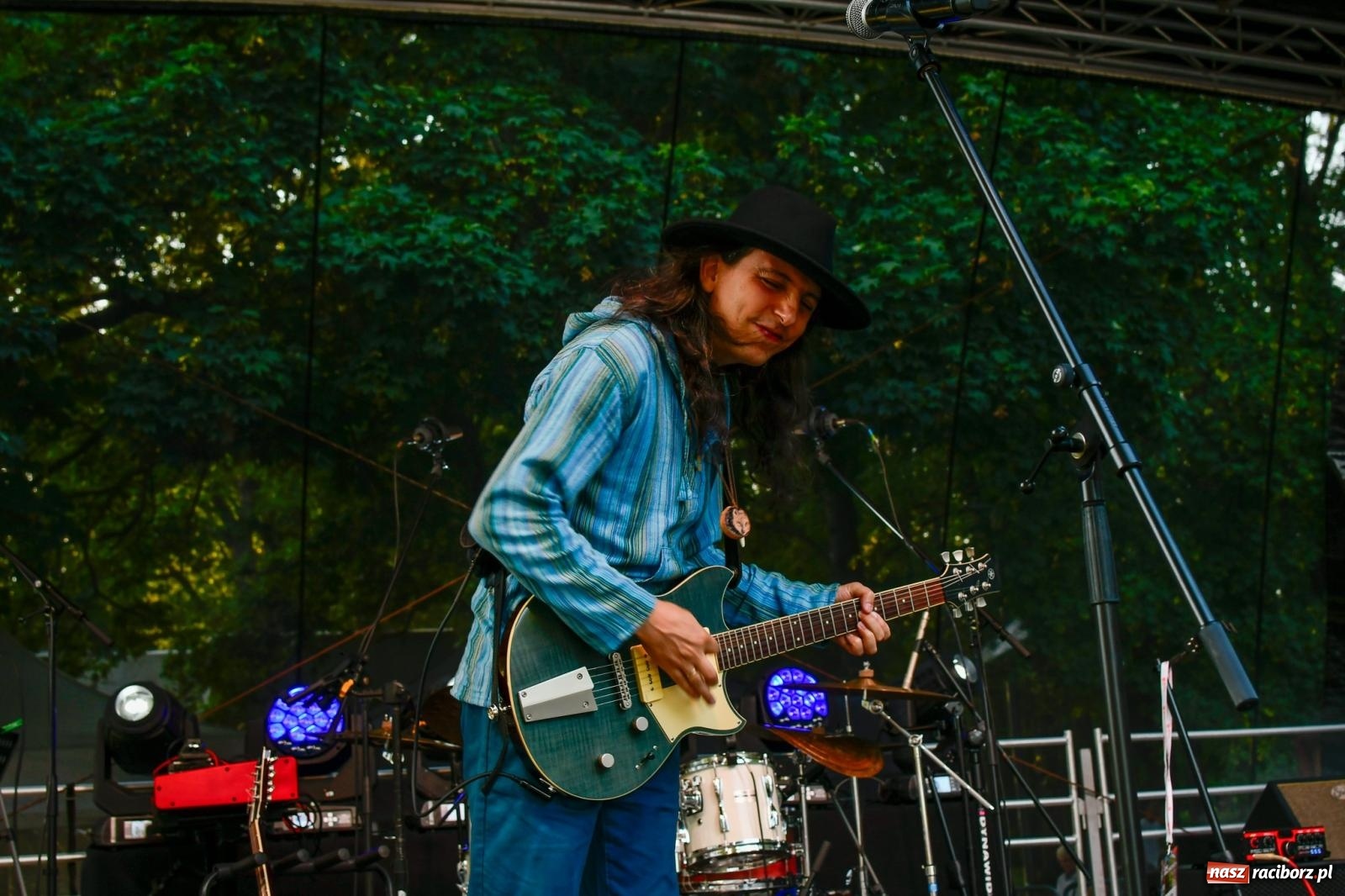 Zdjęcie w galerii na portalu naszraciborz.pl: Emi Franica, Andrzej Biliński oraz Kajetan Drozd z zespołem. Popołudnie na bulwarach [FOTO i WIDEO] wiadomości z regionu