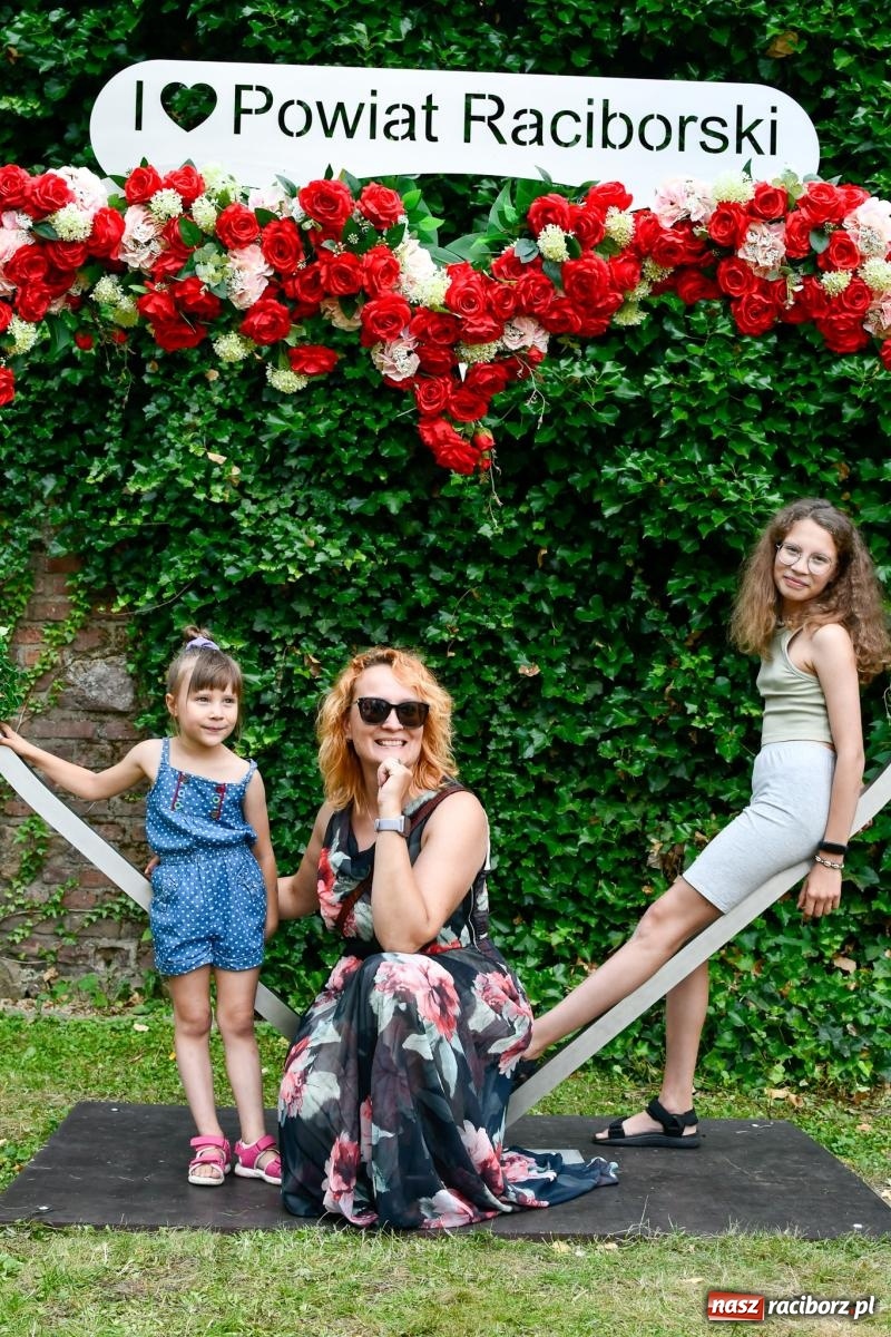Zdjęcie w galerii na portalu naszraciborz.pl: I Love Powiat Raciborski. Serce na zamku robi furorę [FOTO] wiadomości z regionu