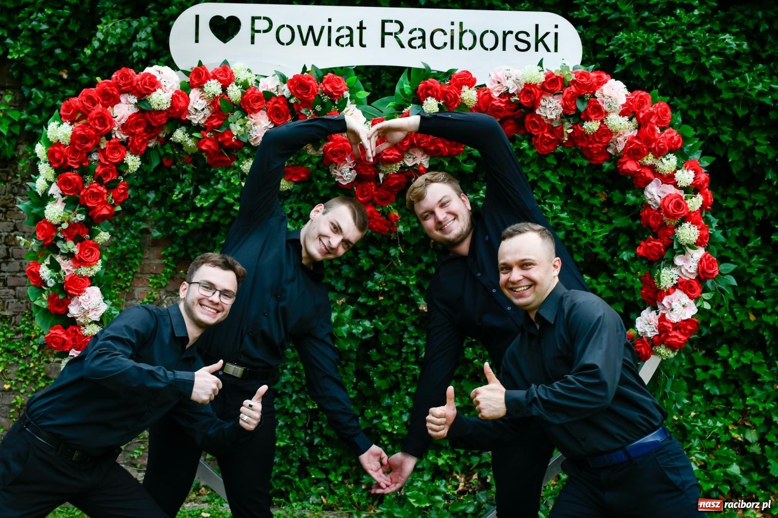 Zdjęcie w galerii na portalu naszraciborz.pl: I Love Powiat Raciborski. Serce na zamku robi furorę [FOTO] wiadomości z regionu