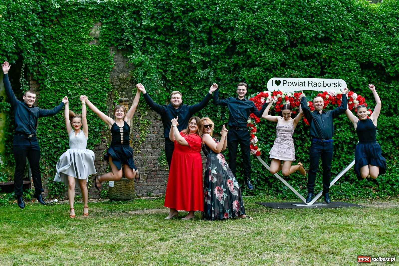 Zdjęcie w galerii na portalu naszraciborz.pl: I Love Powiat Raciborski. Serce na zamku robi furorę [FOTO] wiadomości z regionu
