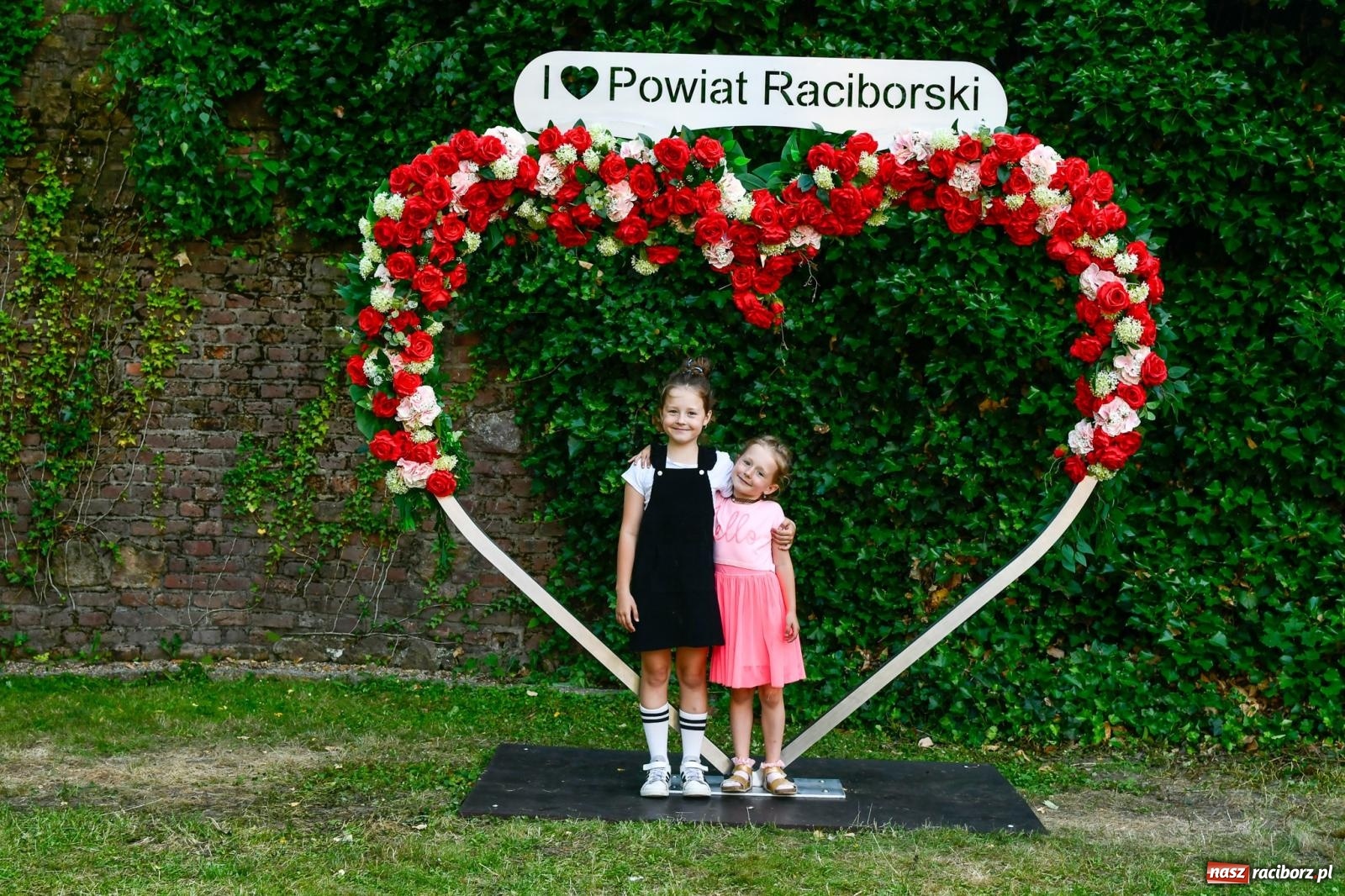 Zdjęcie w galerii na portalu naszraciborz.pl: I Love Powiat Raciborski. Serce na zamku robi furorę [FOTO] wiadomości z regionu