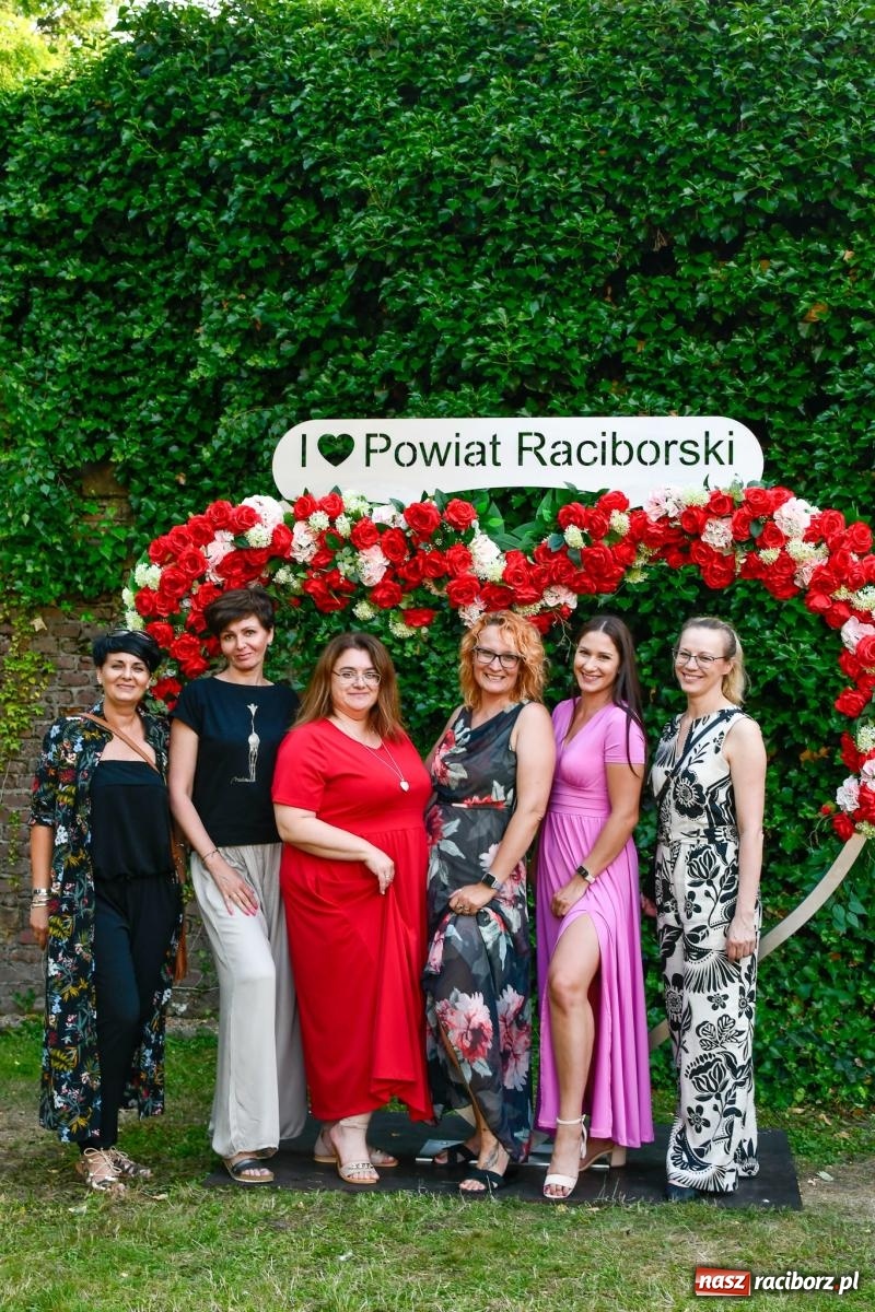 Zdjęcie w galerii na portalu naszraciborz.pl: I Love Powiat Raciborski. Serce na zamku robi furorę [FOTO] wiadomości z regionu