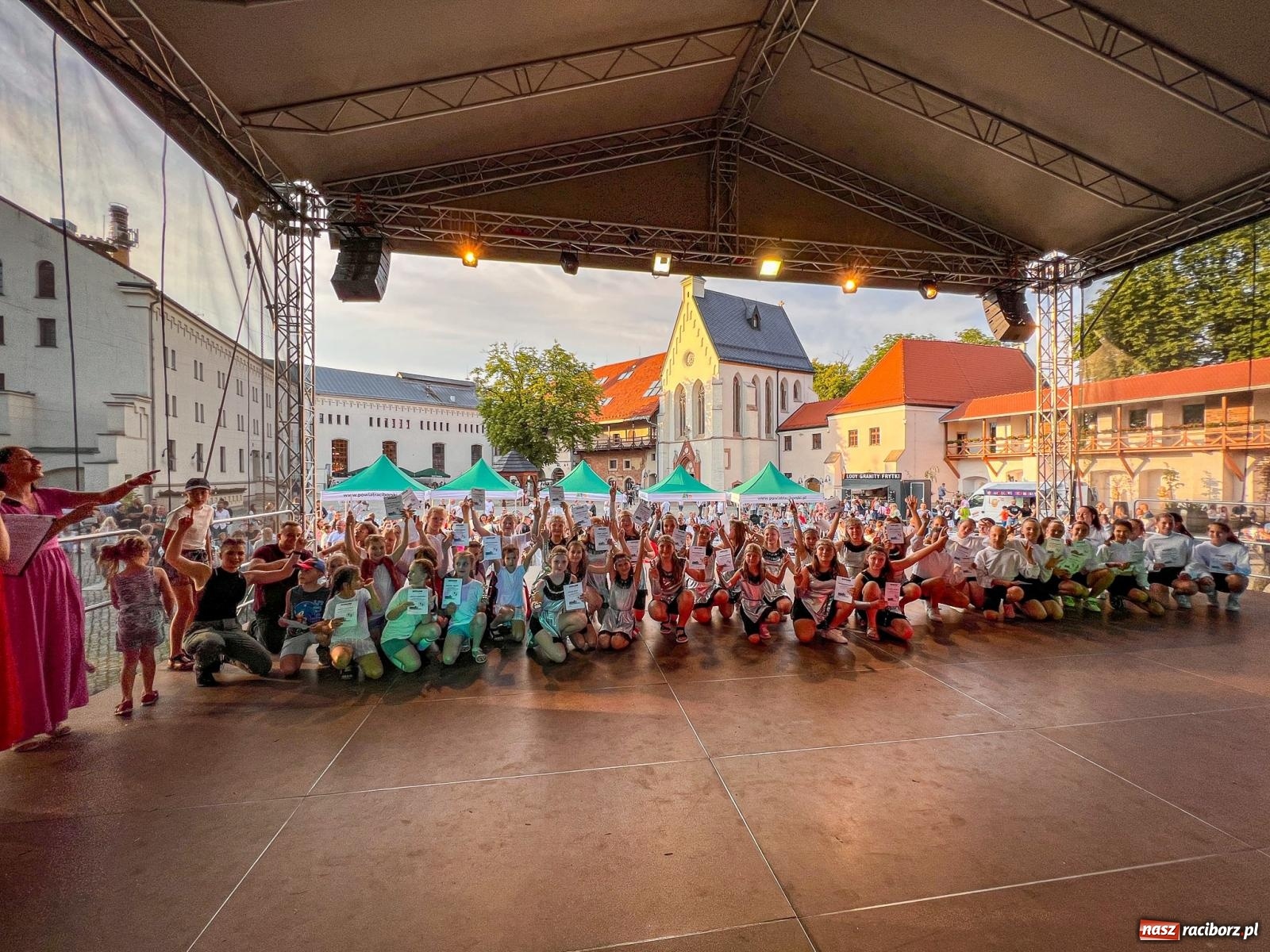 Zdjęcie w galerii na portalu naszraciborz.pl: I Love Powiat Raciborski. Serce na zamku robi furorę [FOTO] wiadomości z regionu