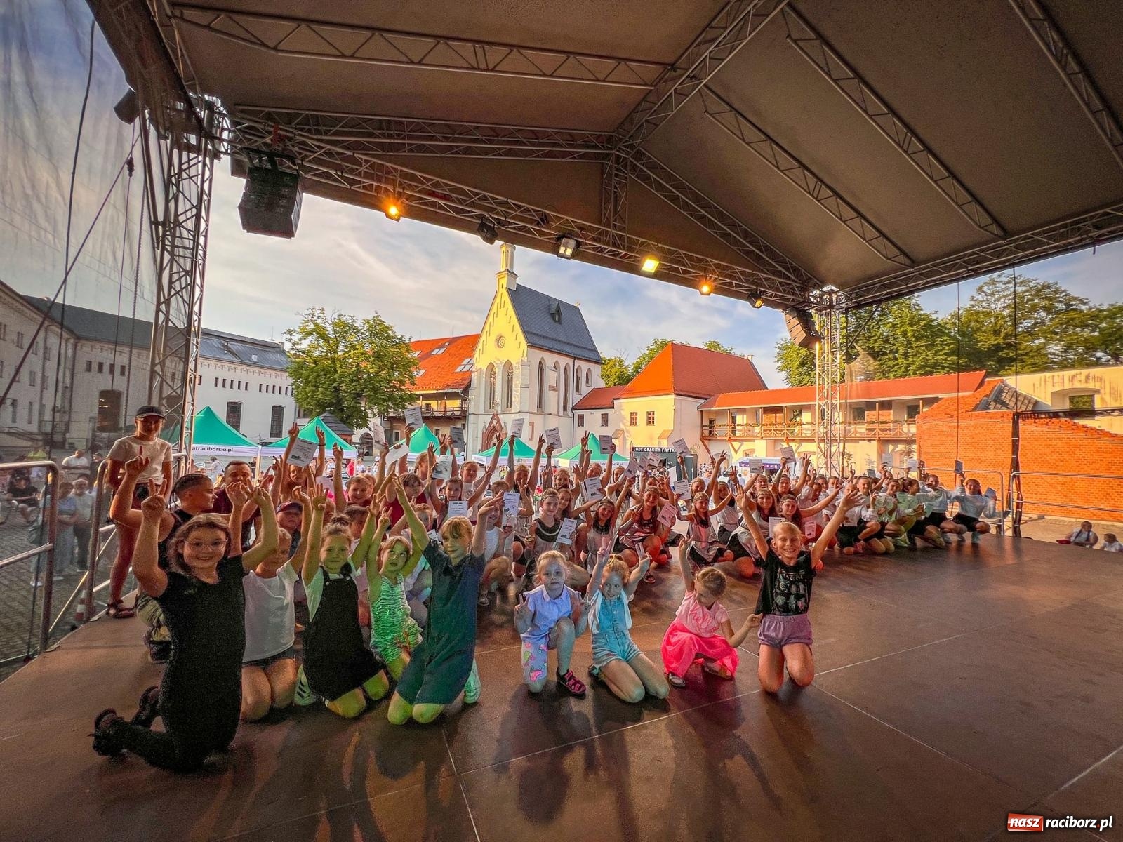 Zdjęcie w galerii na portalu naszraciborz.pl: I Love Powiat Raciborski. Serce na zamku robi furorę [FOTO] wiadomości z regionu