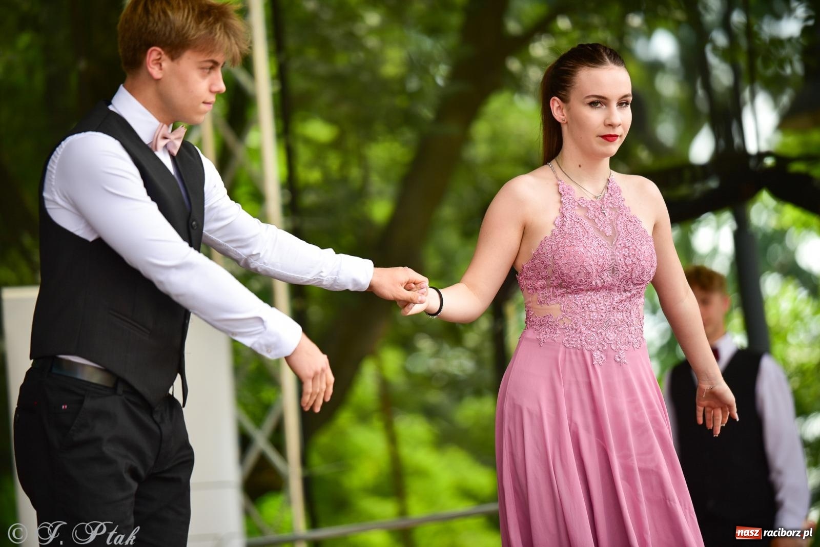 Zdjęcie w galerii na portalu naszraciborz.pl: Taneczne podsumowanie roku szkolnego na zamku w Raciborzu [FOTO i WIDEO] wiadomości z regionu