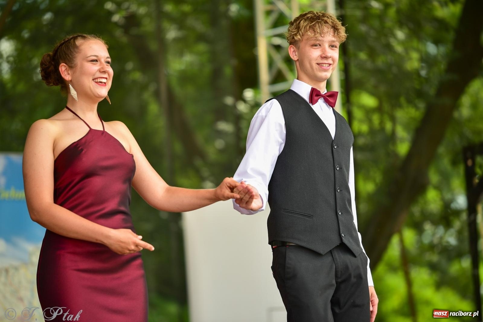 Zdjęcie w galerii na portalu naszraciborz.pl: Taneczne podsumowanie roku szkolnego na zamku w Raciborzu [FOTO i WIDEO] wiadomości z regionu