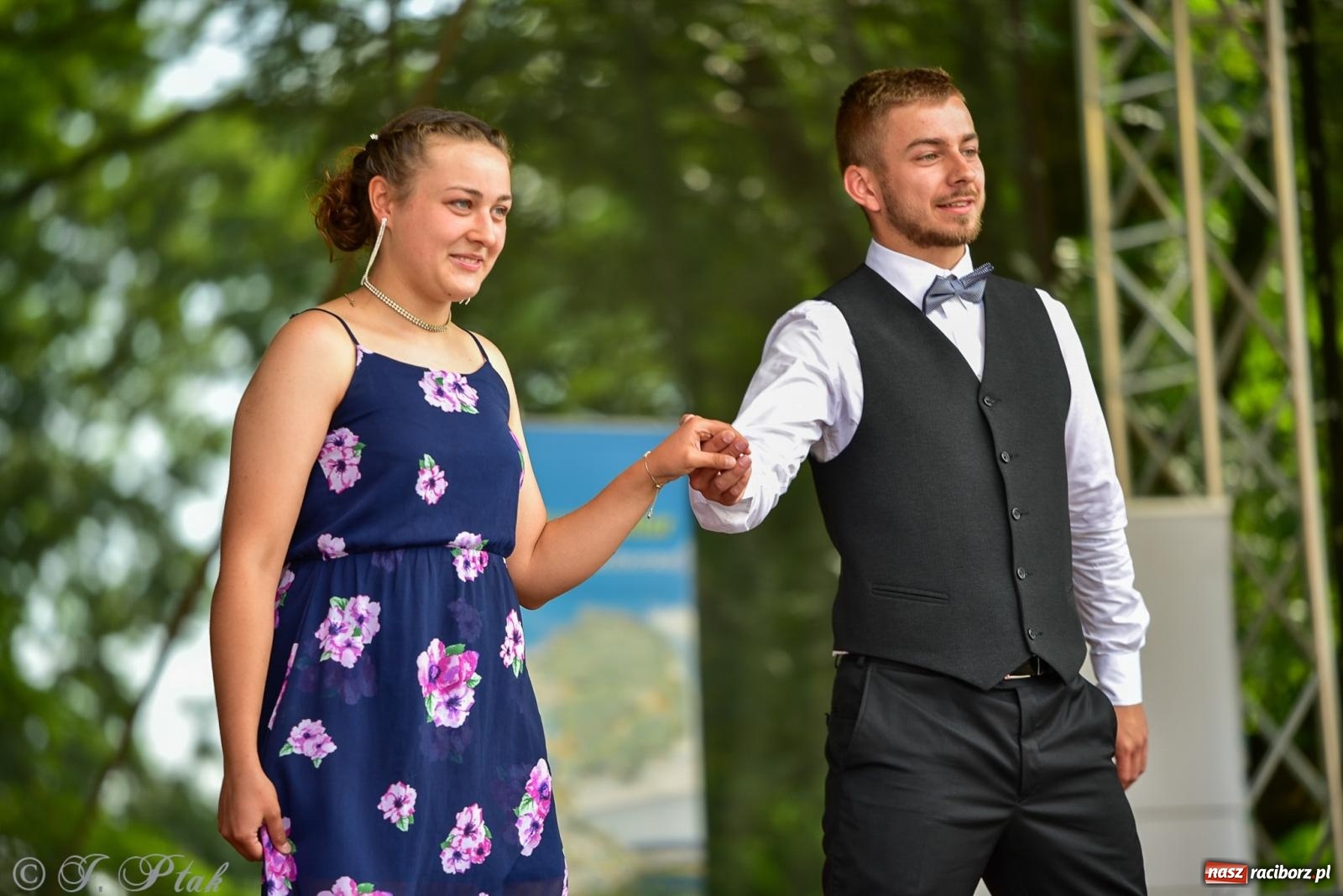 Zdjęcie w galerii na portalu naszraciborz.pl: Taneczne podsumowanie roku szkolnego na zamku w Raciborzu [FOTO i WIDEO] wiadomości z regionu