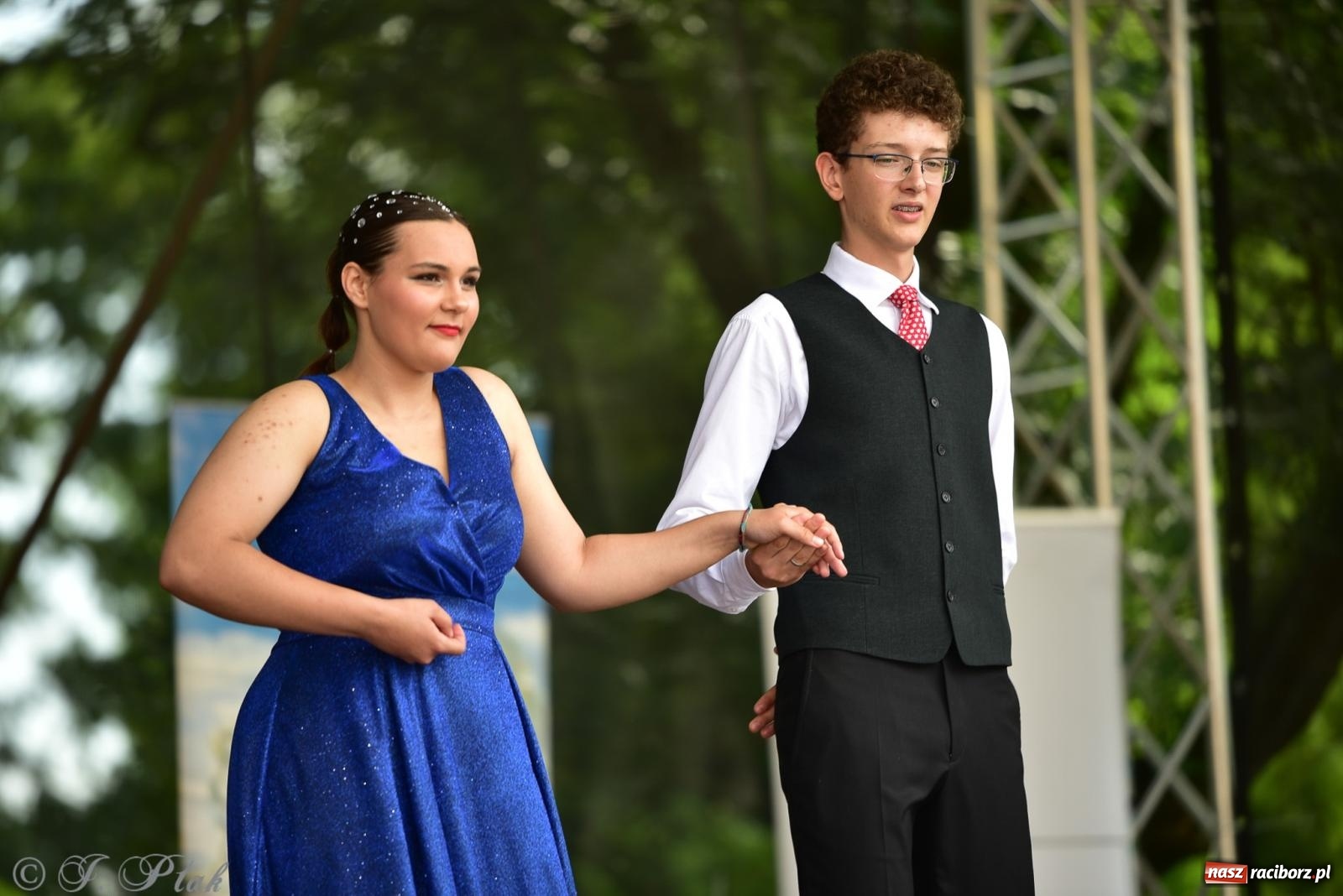 Zdjęcie w galerii na portalu naszraciborz.pl: Taneczne podsumowanie roku szkolnego na zamku w Raciborzu [FOTO i WIDEO] wiadomości z regionu