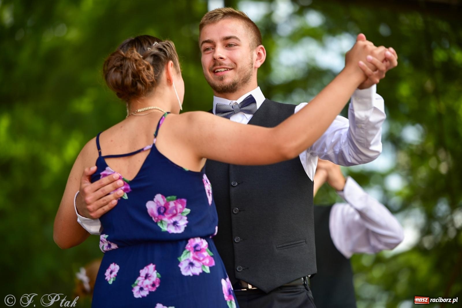 Zdjęcie w galerii na portalu naszraciborz.pl: Taneczne podsumowanie roku szkolnego na zamku w Raciborzu [FOTO i WIDEO] wiadomości z regionu