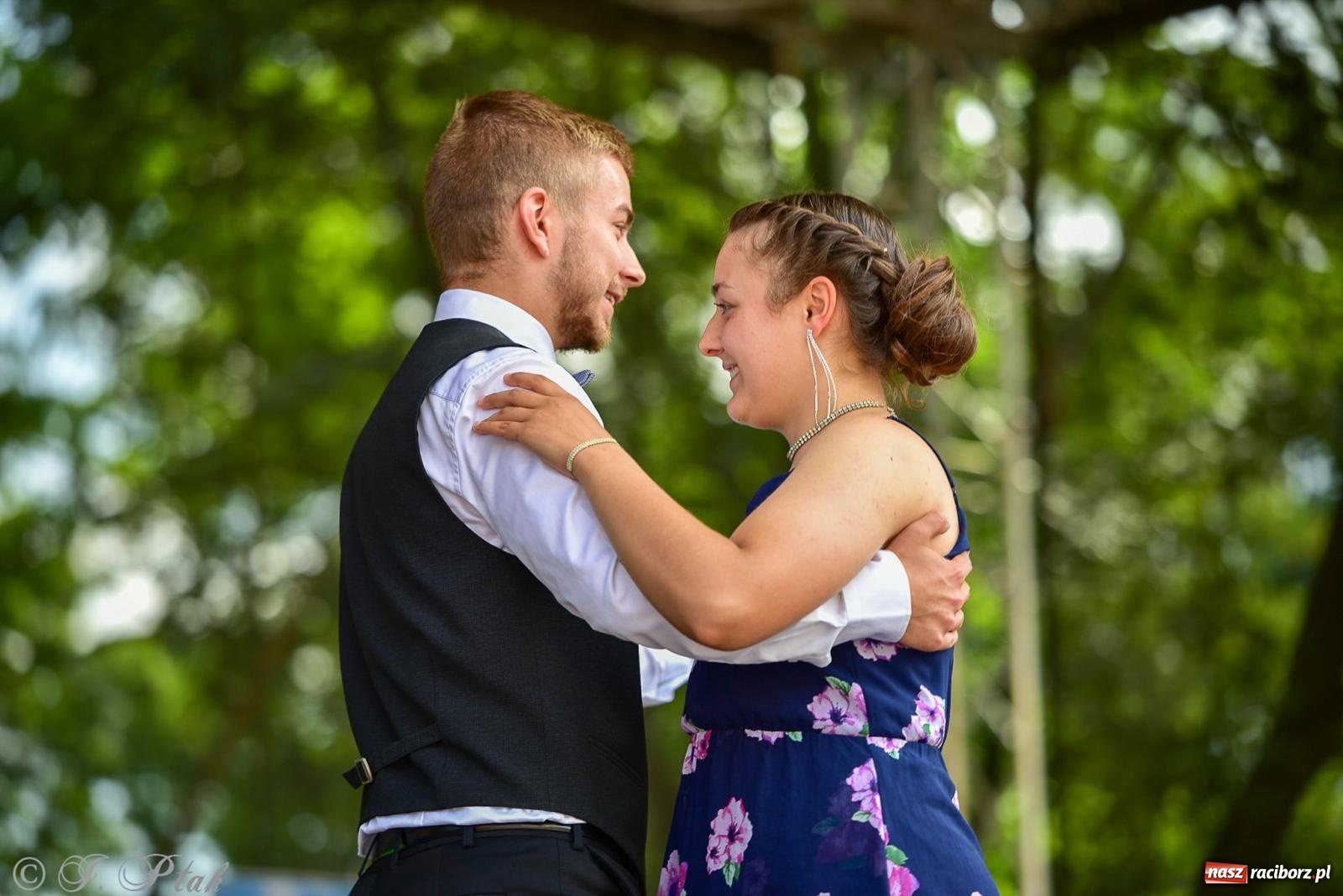 Zdjęcie w galerii na portalu naszraciborz.pl: Taneczne podsumowanie roku szkolnego na zamku w Raciborzu [FOTO i WIDEO] wiadomości z regionu
