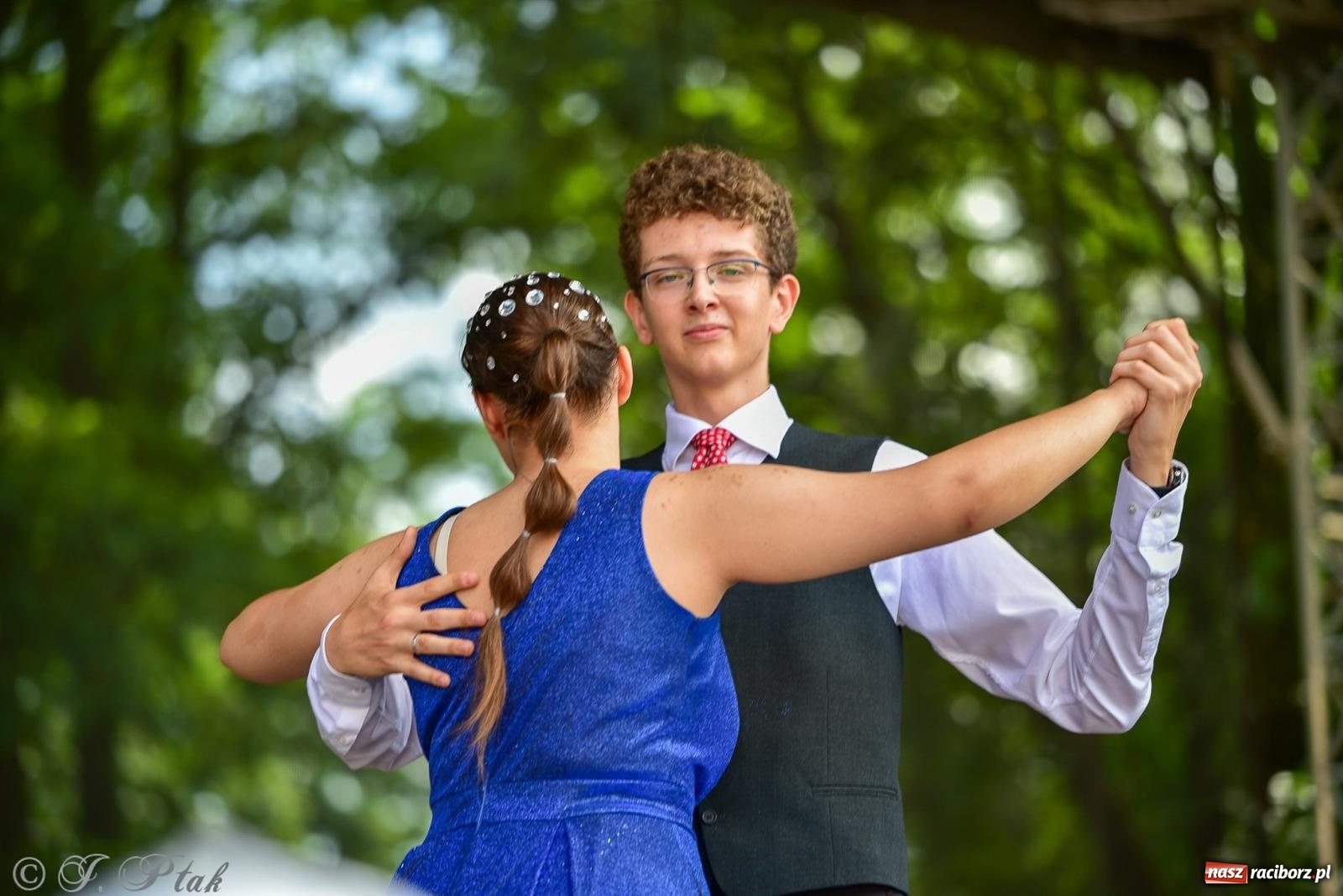 Zdjęcie w galerii na portalu naszraciborz.pl: Taneczne podsumowanie roku szkolnego na zamku w Raciborzu [FOTO i WIDEO] wiadomości z regionu