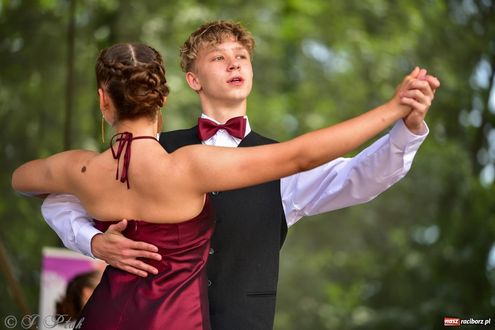 Zdjęcie w galerii na portalu naszraciborz.pl: Taneczne podsumowanie roku szkolnego na zamku w Raciborzu [FOTO i WIDEO] wiadomości z regionu