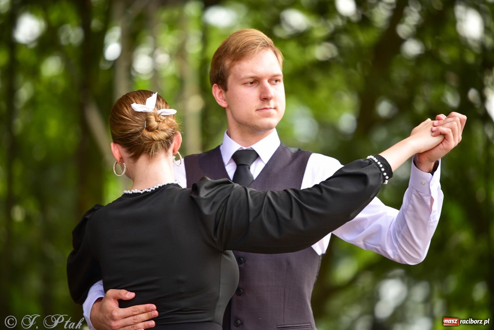 Zdjęcie w galerii na portalu naszraciborz.pl: Taneczne podsumowanie roku szkolnego na zamku w Raciborzu [FOTO i WIDEO] wiadomości z regionu