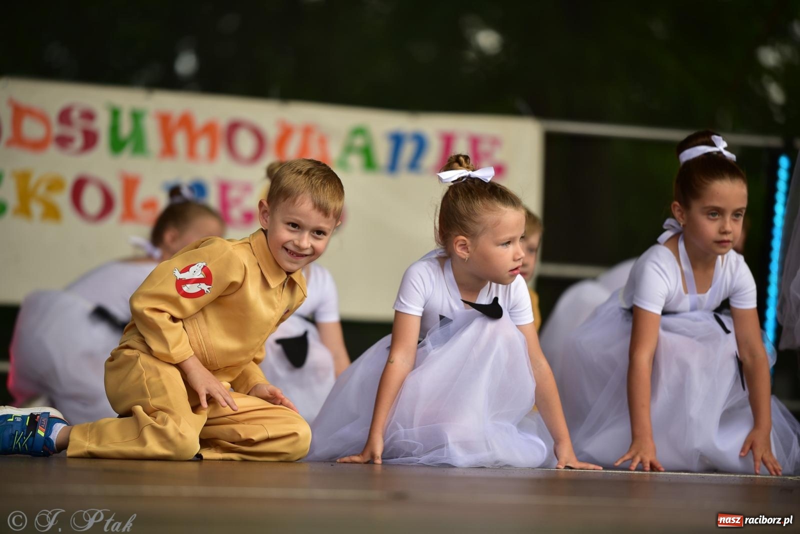 Zdjęcie w galerii na portalu naszraciborz.pl: Taneczne podsumowanie roku szkolnego na zamku w Raciborzu [FOTO i WIDEO] wiadomości z regionu