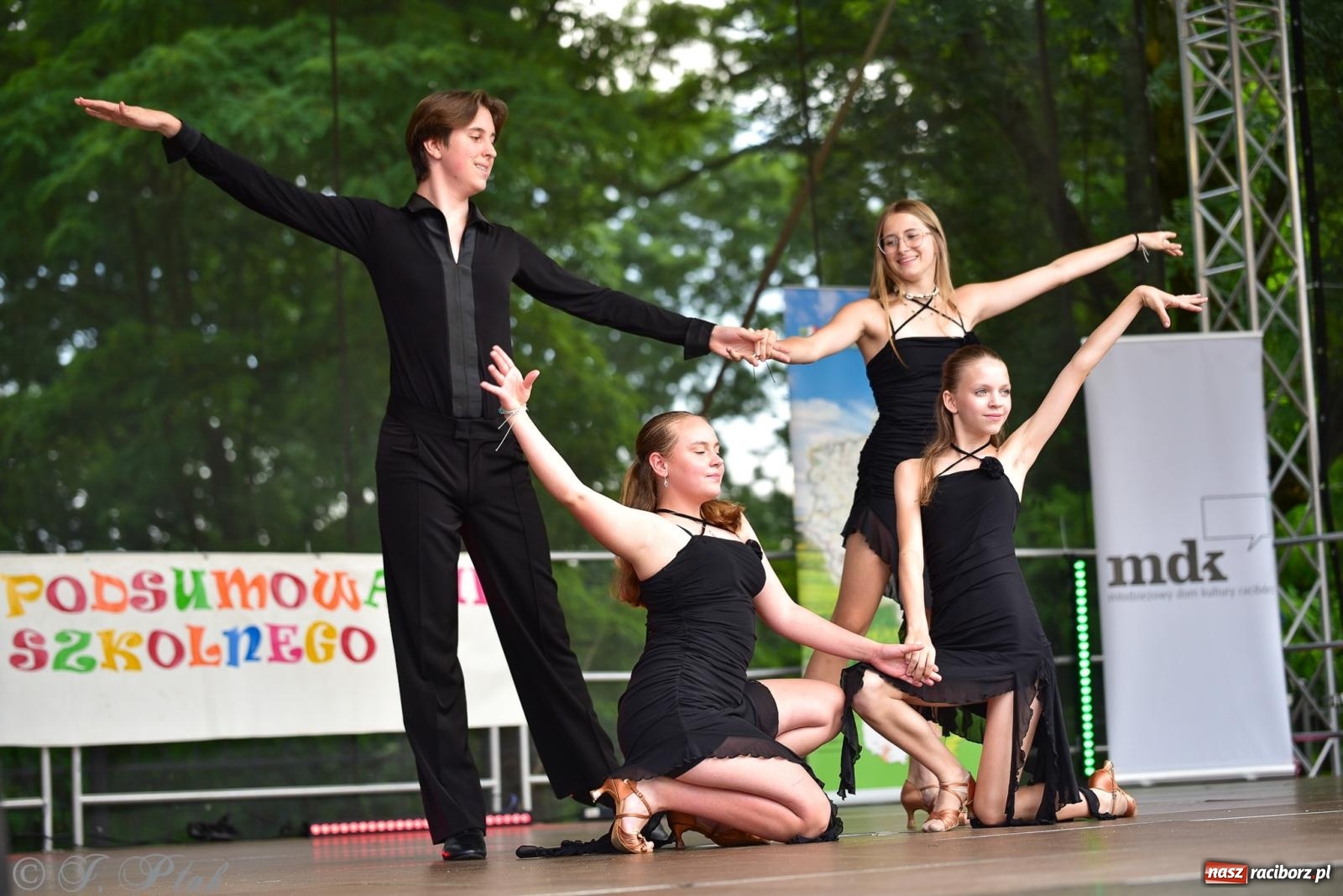 Zdjęcie w galerii na portalu naszraciborz.pl: Taneczne podsumowanie roku szkolnego na zamku w Raciborzu [FOTO i WIDEO] wiadomości z regionu