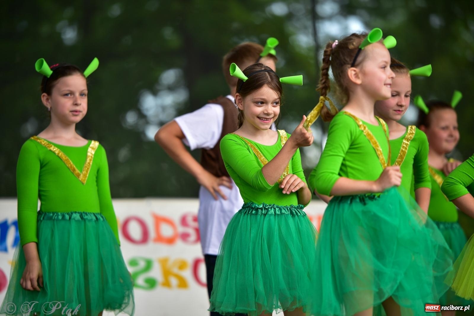 Zdjęcie w galerii na portalu naszraciborz.pl: Taneczne podsumowanie roku szkolnego na zamku w Raciborzu [FOTO i WIDEO] wiadomości z regionu
