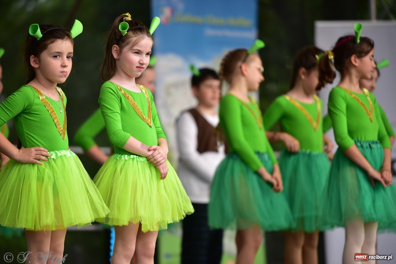 Zdjęcie w galerii na portalu naszraciborz.pl: Taneczne podsumowanie roku szkolnego na zamku w Raciborzu [FOTO i WIDEO] wiadomości z regionu