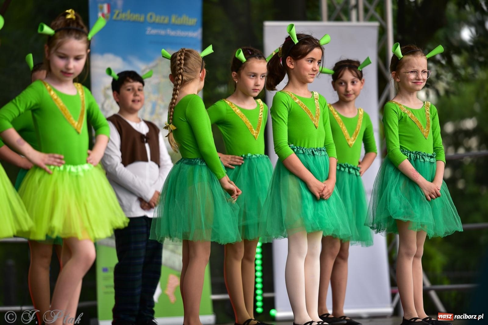 Zdjęcie w galerii na portalu naszraciborz.pl: Taneczne podsumowanie roku szkolnego na zamku w Raciborzu [FOTO i WIDEO] wiadomości z regionu