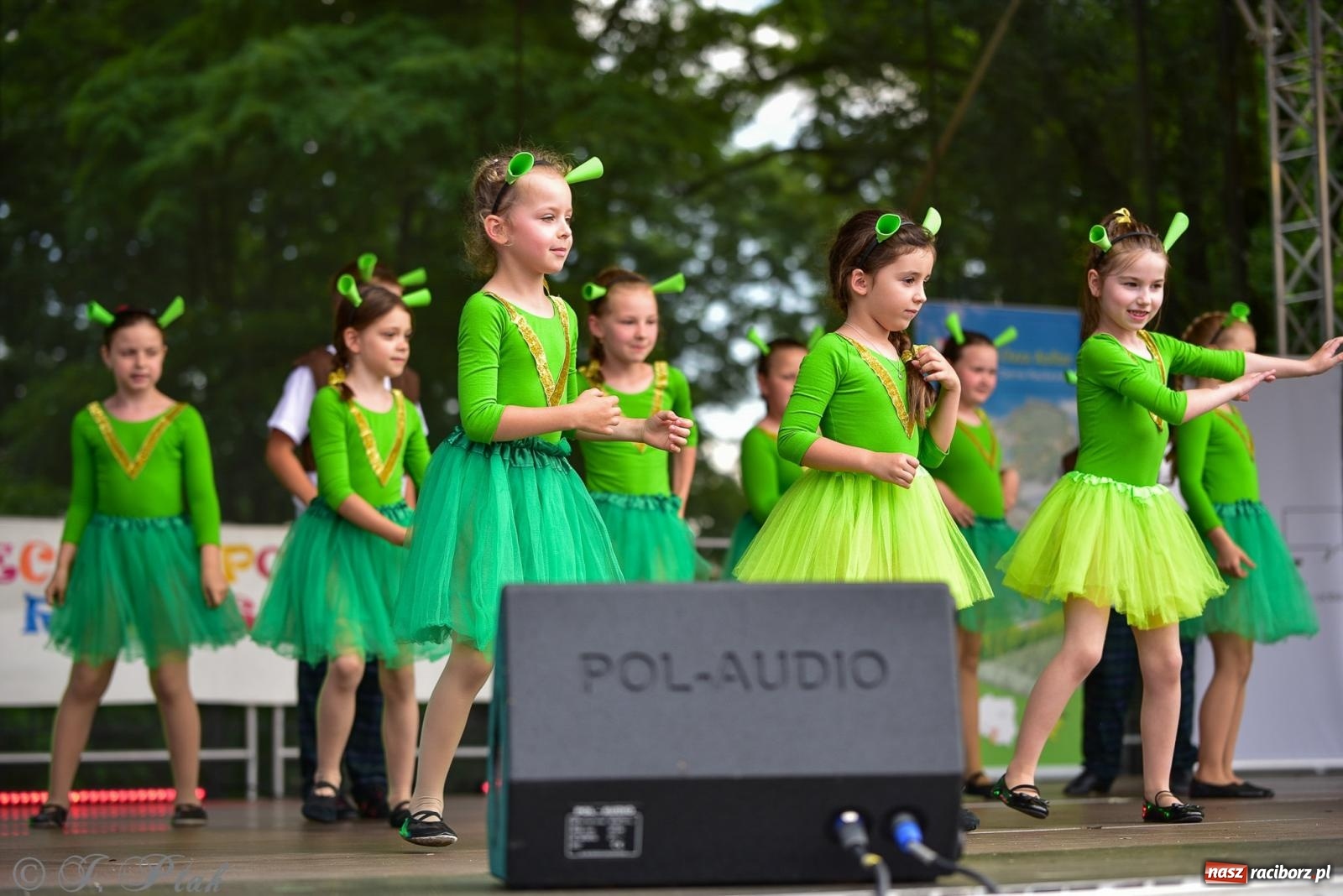 Zdjęcie w galerii na portalu naszraciborz.pl: Taneczne podsumowanie roku szkolnego na zamku w Raciborzu [FOTO i WIDEO] wiadomości z regionu