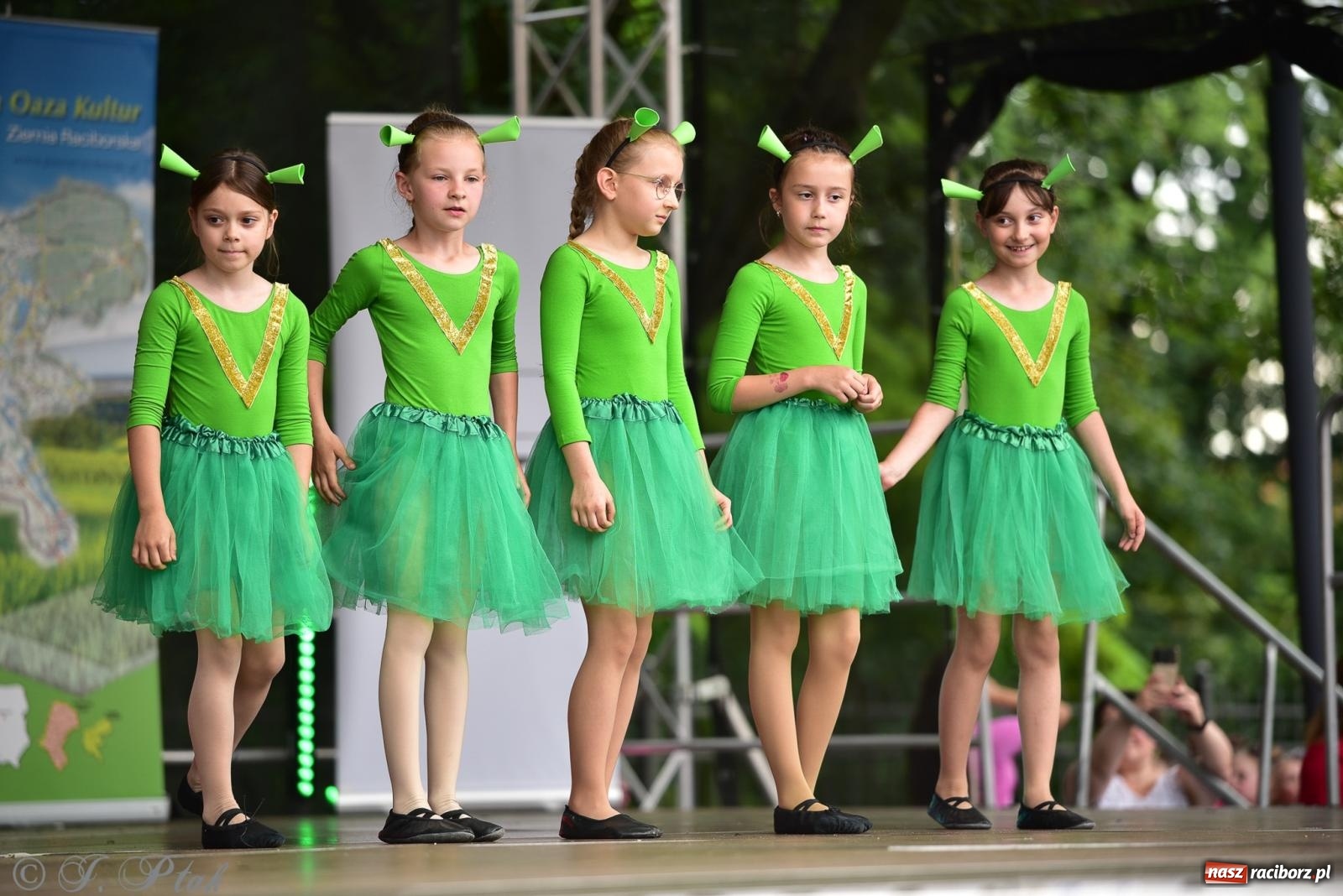 Zdjęcie w galerii na portalu naszraciborz.pl: Taneczne podsumowanie roku szkolnego na zamku w Raciborzu [FOTO i WIDEO] wiadomości z regionu