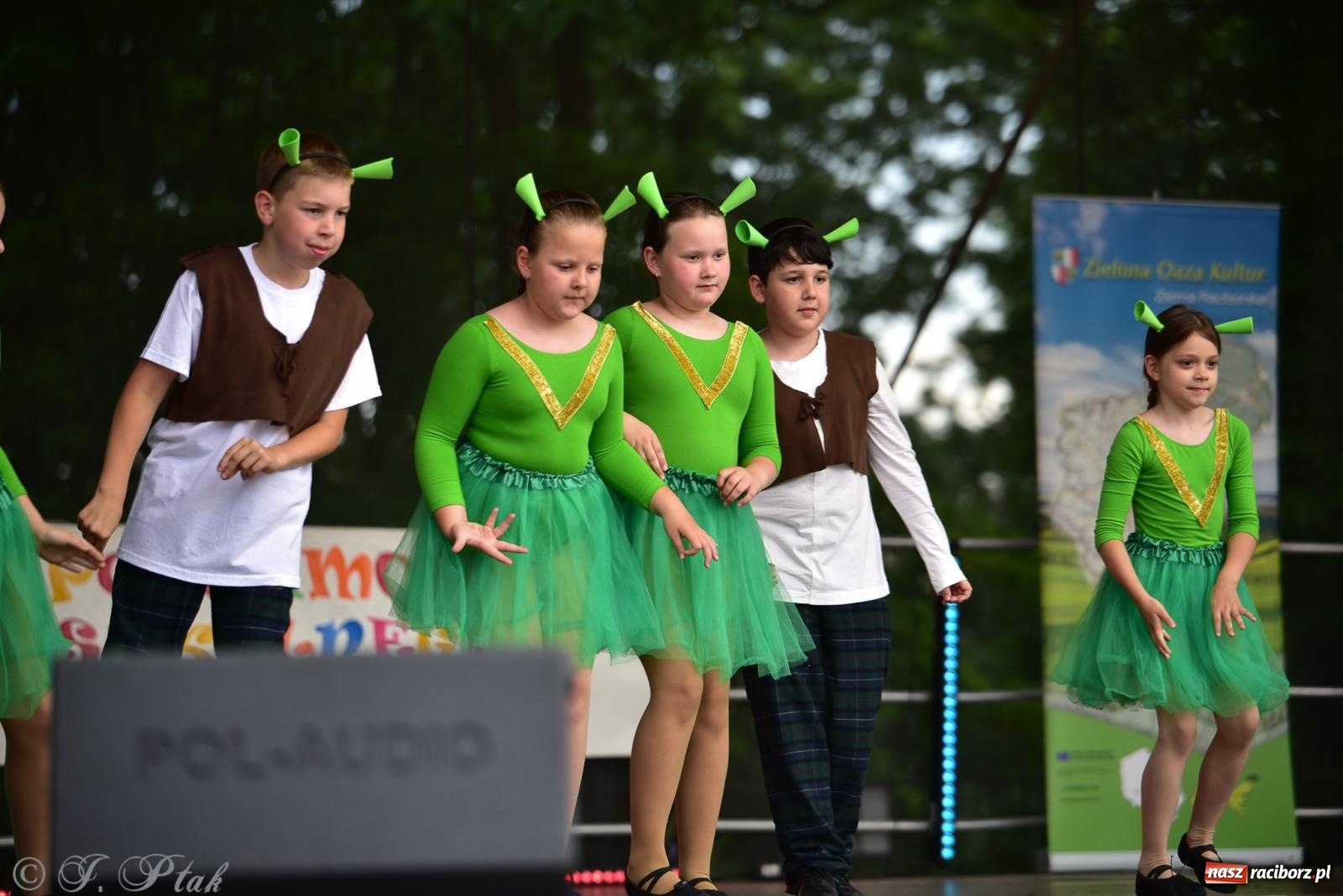 Zdjęcie w galerii na portalu naszraciborz.pl: Taneczne podsumowanie roku szkolnego na zamku w Raciborzu [FOTO i WIDEO] wiadomości z regionu