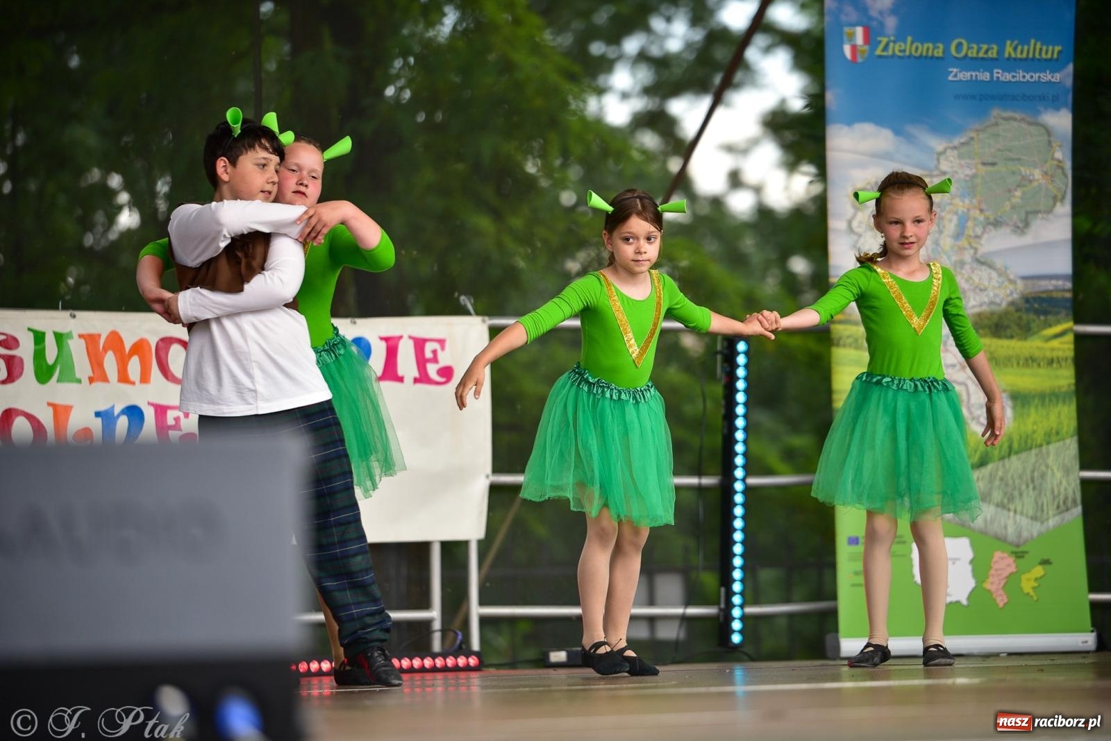 Zdjęcie w galerii na portalu naszraciborz.pl: Taneczne podsumowanie roku szkolnego na zamku w Raciborzu [FOTO i WIDEO] wiadomości z regionu