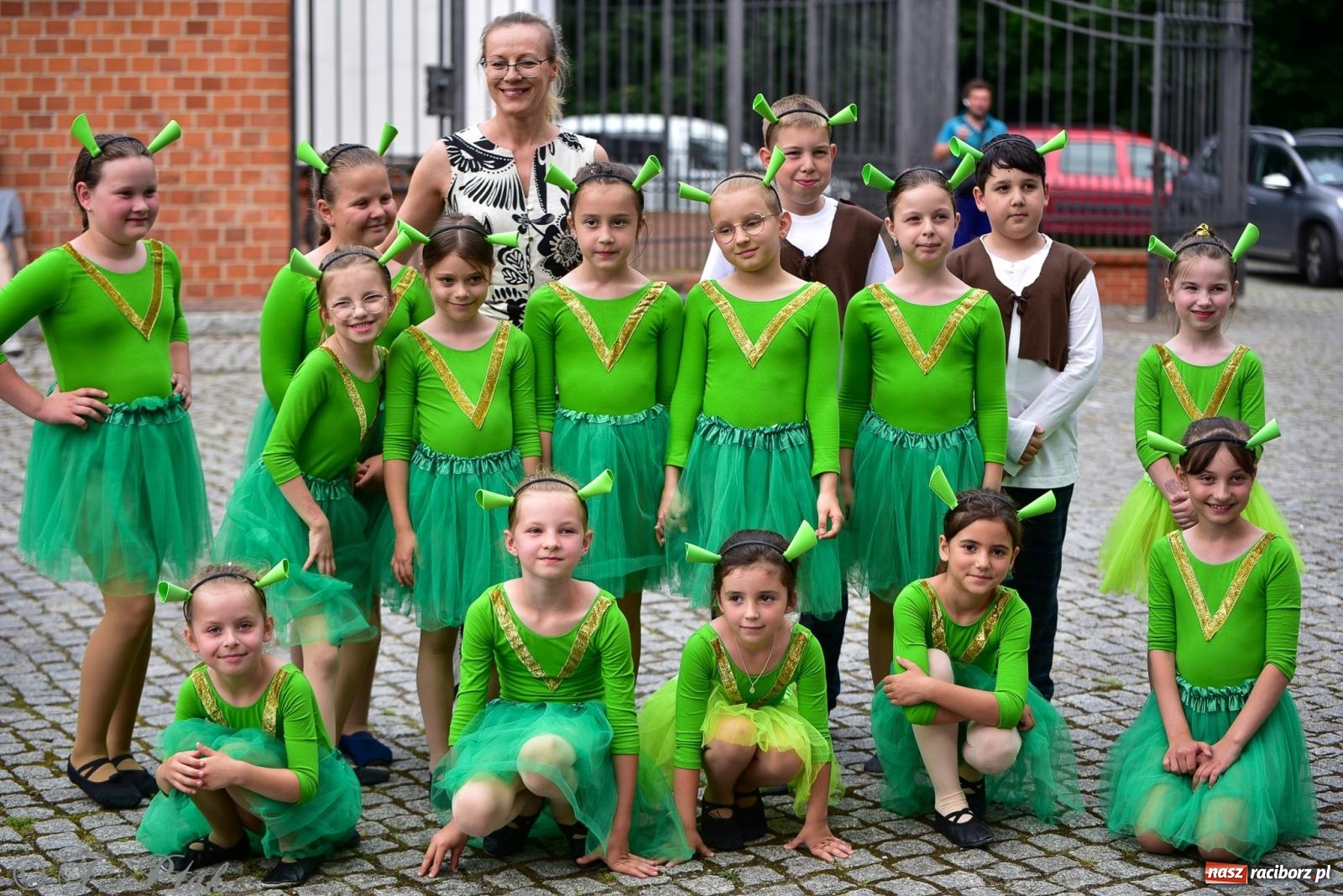 Zdjęcie w galerii na portalu naszraciborz.pl: Taneczne podsumowanie roku szkolnego na zamku w Raciborzu [FOTO i WIDEO] wiadomości z regionu