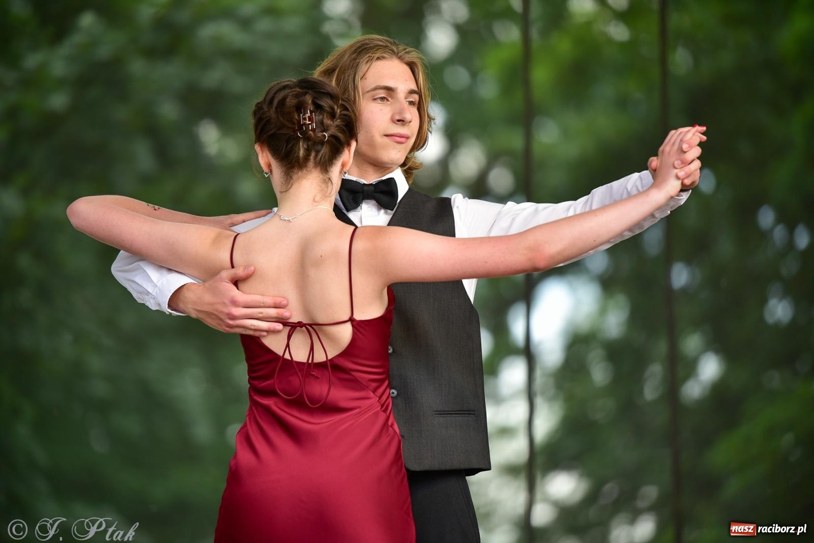 Zdjęcie w galerii na portalu naszraciborz.pl: Taneczne podsumowanie roku szkolnego na zamku w Raciborzu [FOTO i WIDEO] wiadomości z regionu