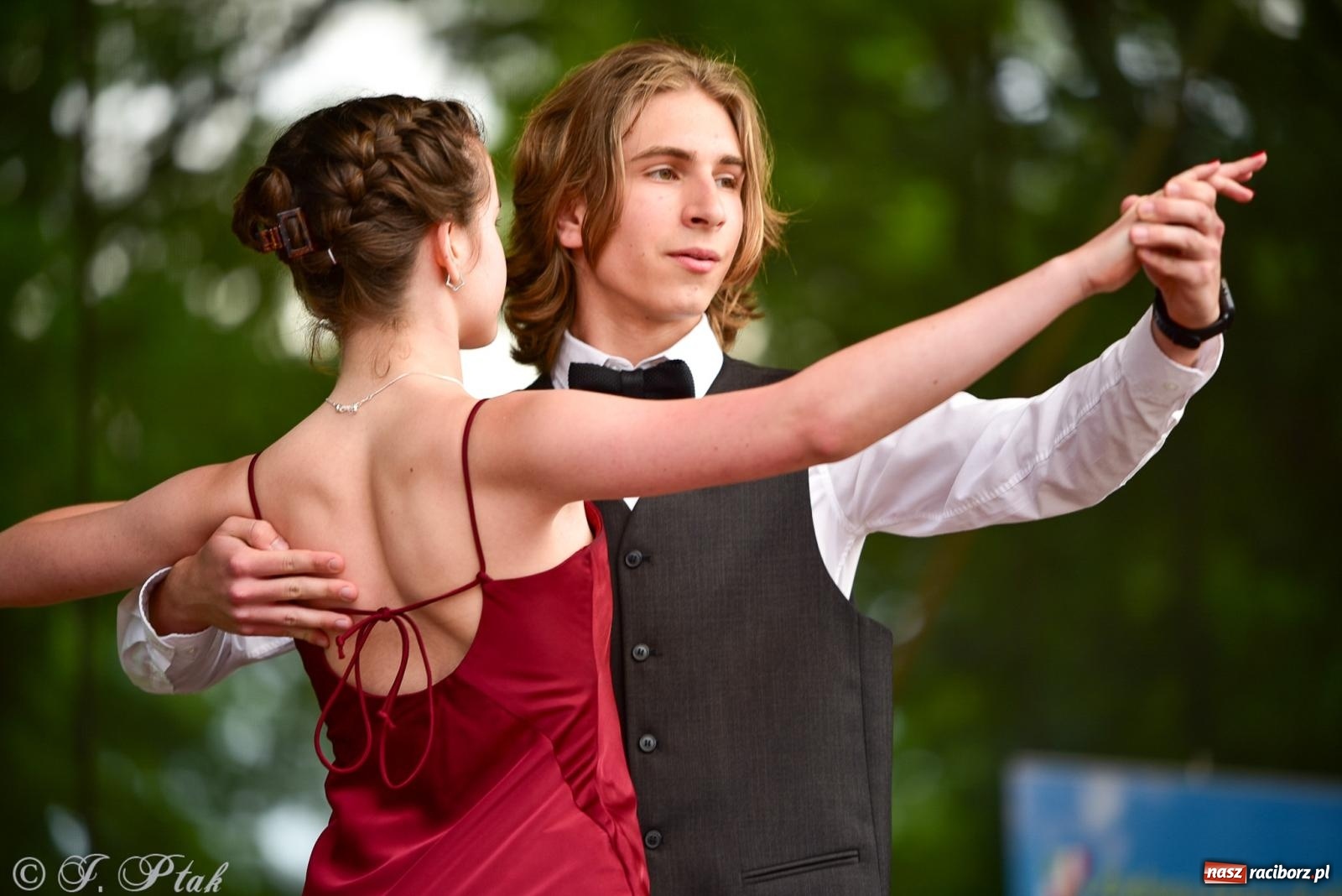 Zdjęcie w galerii na portalu naszraciborz.pl: Taneczne podsumowanie roku szkolnego na zamku w Raciborzu [FOTO i WIDEO] wiadomości z regionu