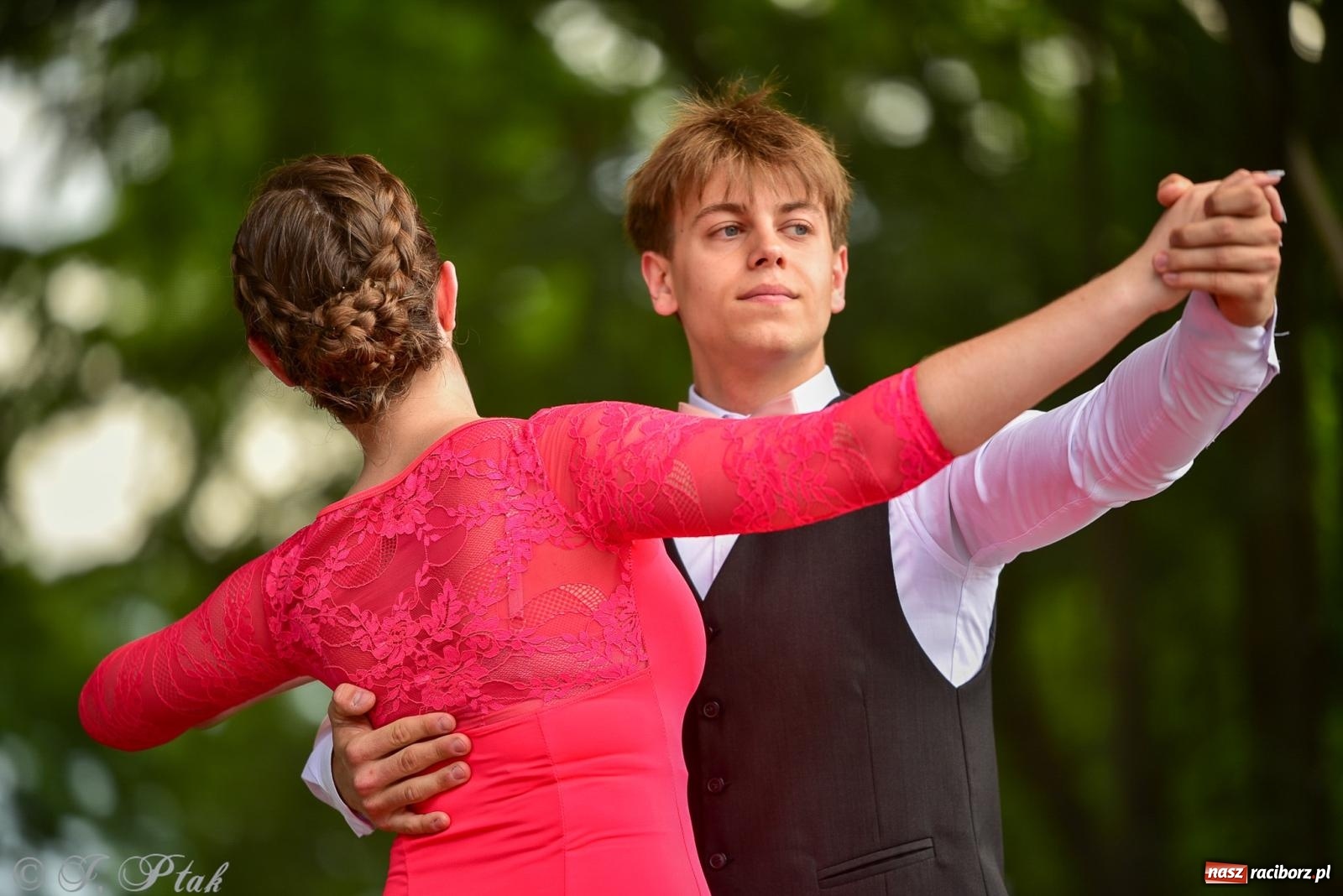 Zdjęcie w galerii na portalu naszraciborz.pl: Taneczne podsumowanie roku szkolnego na zamku w Raciborzu [FOTO i WIDEO] wiadomości z regionu