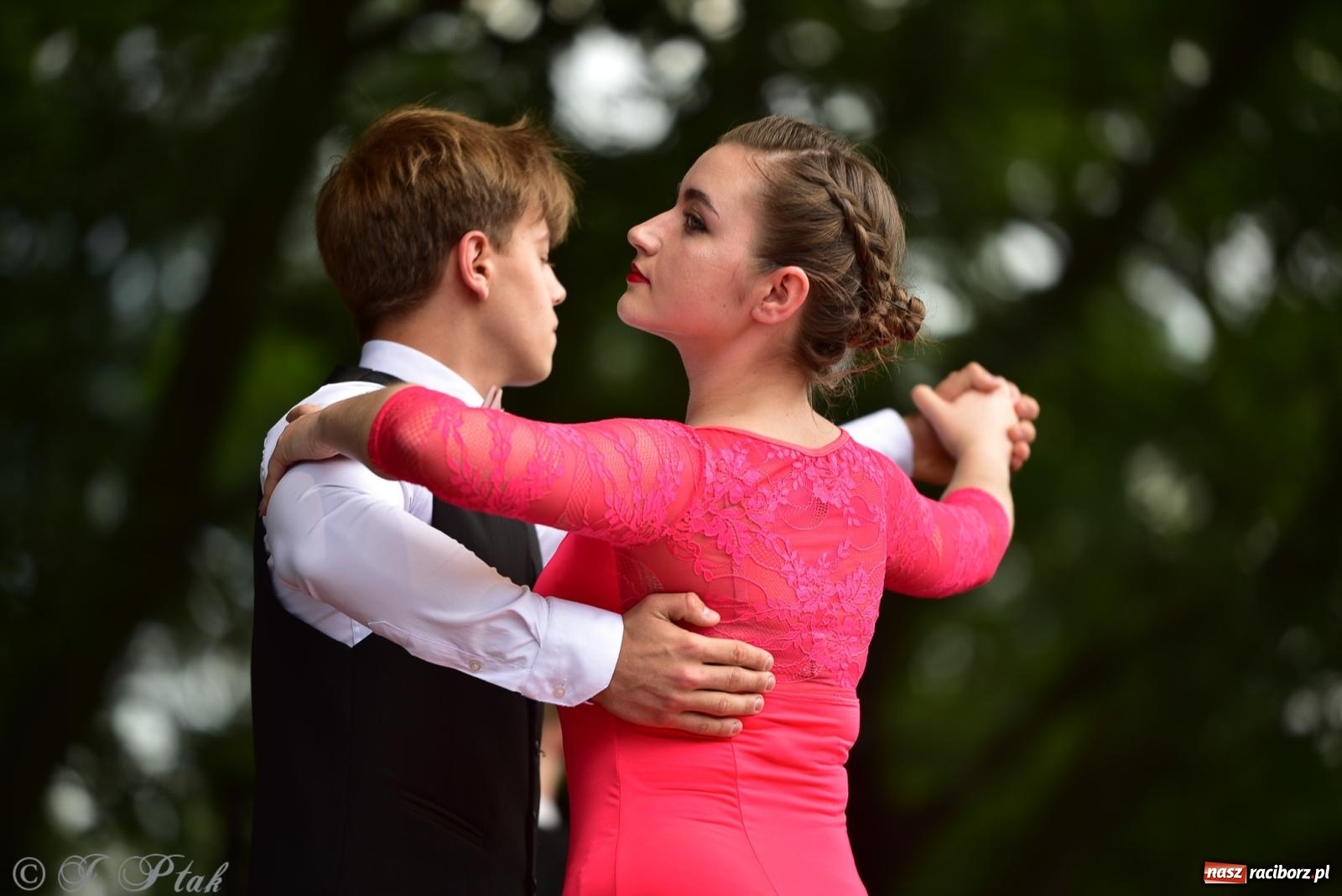 Zdjęcie w galerii na portalu naszraciborz.pl: Taneczne podsumowanie roku szkolnego na zamku w Raciborzu [FOTO i WIDEO] wiadomości z regionu