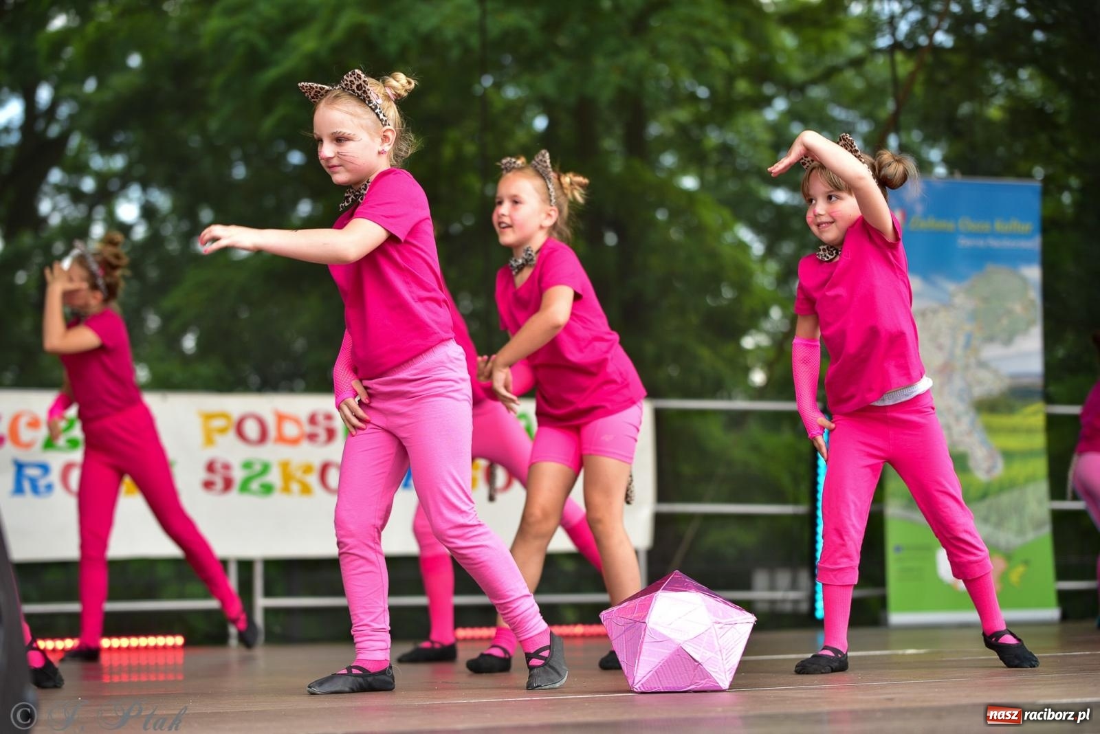 Zdjęcie w galerii na portalu naszraciborz.pl: Taneczne podsumowanie roku szkolnego na zamku w Raciborzu [FOTO i WIDEO] wiadomości z regionu