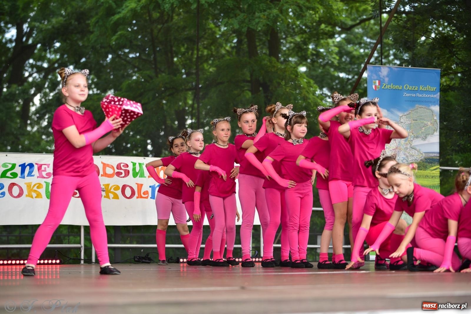 Zdjęcie w galerii na portalu naszraciborz.pl: Taneczne podsumowanie roku szkolnego na zamku w Raciborzu [FOTO i WIDEO] wiadomości z regionu