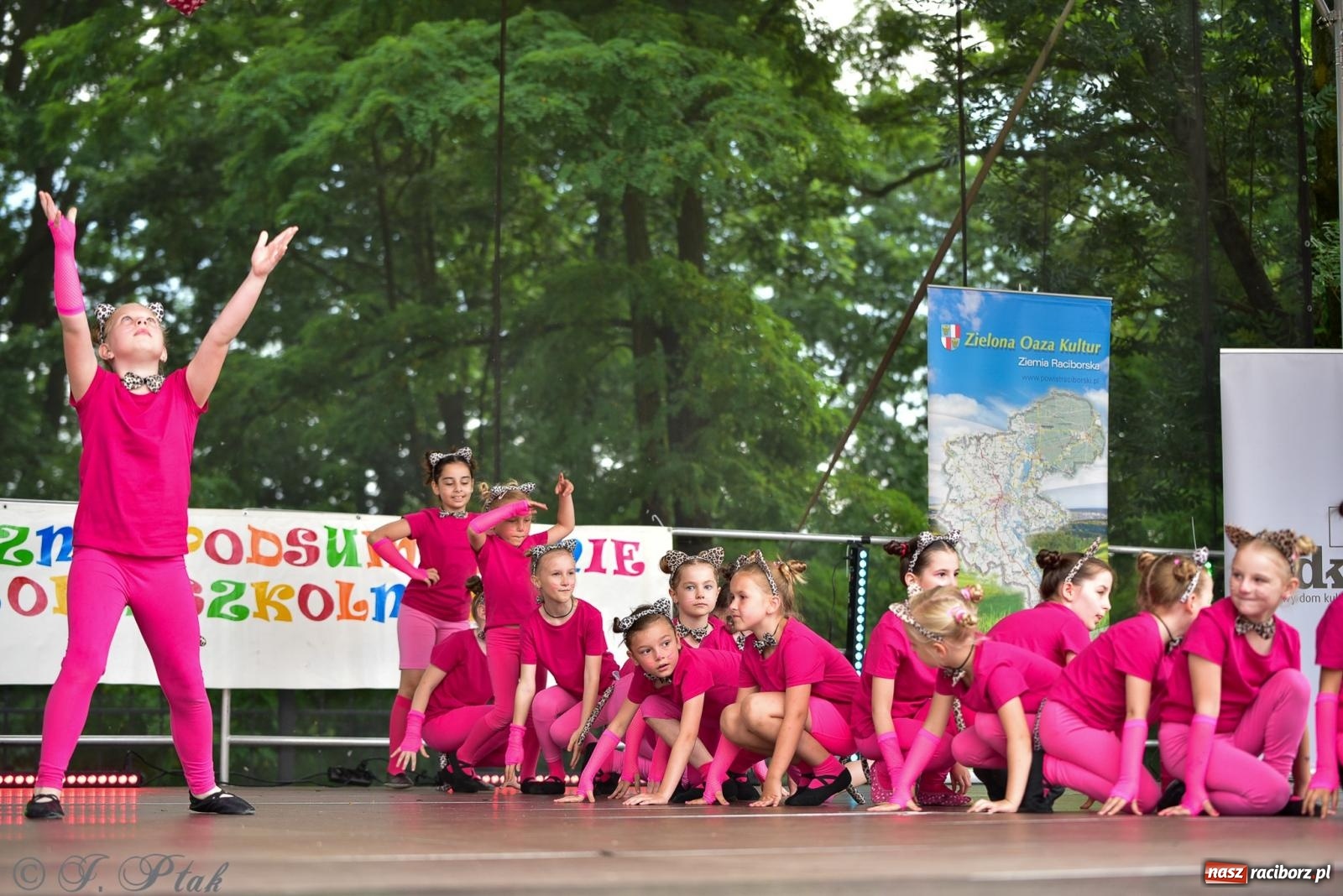 Zdjęcie w galerii na portalu naszraciborz.pl: Taneczne podsumowanie roku szkolnego na zamku w Raciborzu [FOTO i WIDEO] wiadomości z regionu