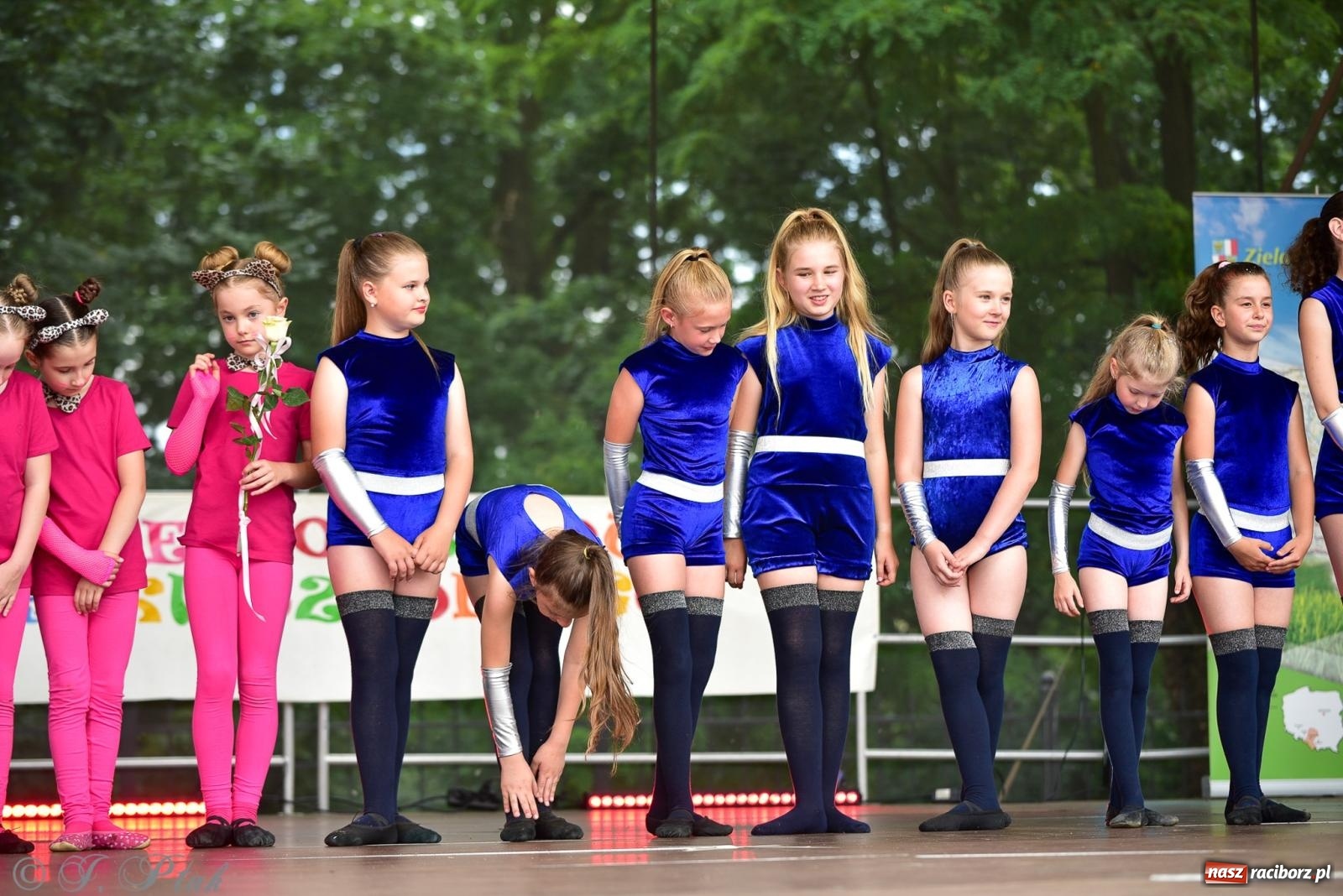 Zdjęcie w galerii na portalu naszraciborz.pl: Taneczne podsumowanie roku szkolnego na zamku w Raciborzu [FOTO i WIDEO] wiadomości z regionu