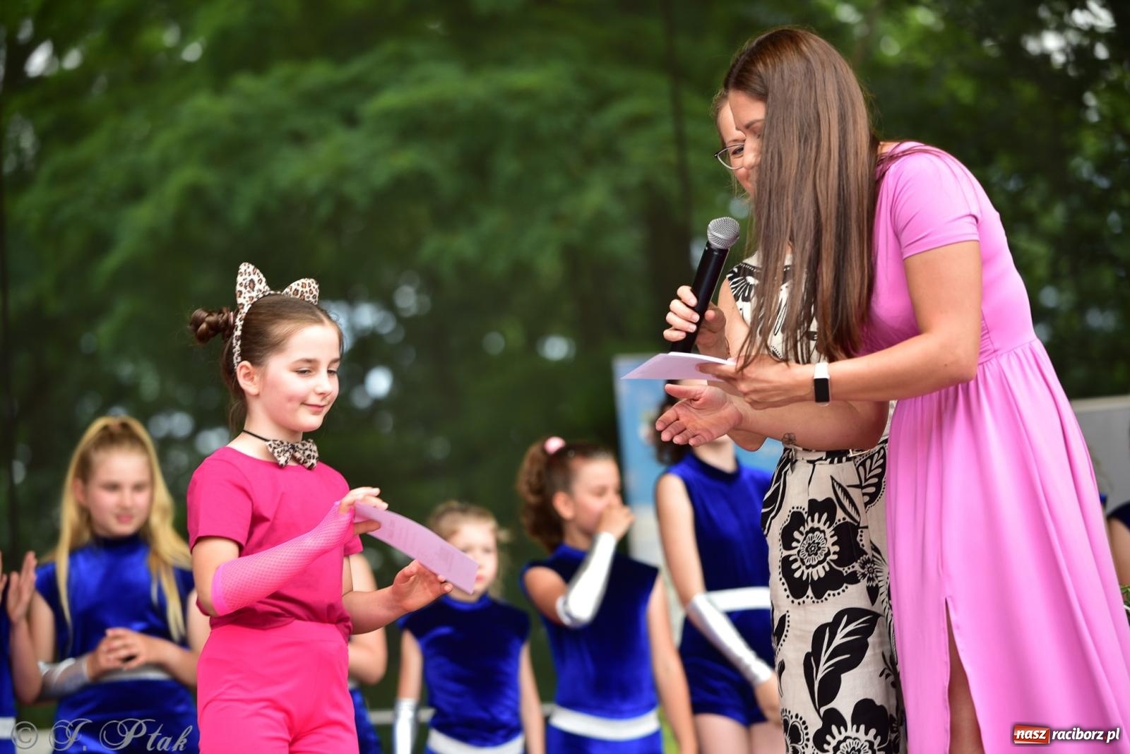 Zdjęcie w galerii na portalu naszraciborz.pl: Taneczne podsumowanie roku szkolnego na zamku w Raciborzu [FOTO i WIDEO] wiadomości z regionu