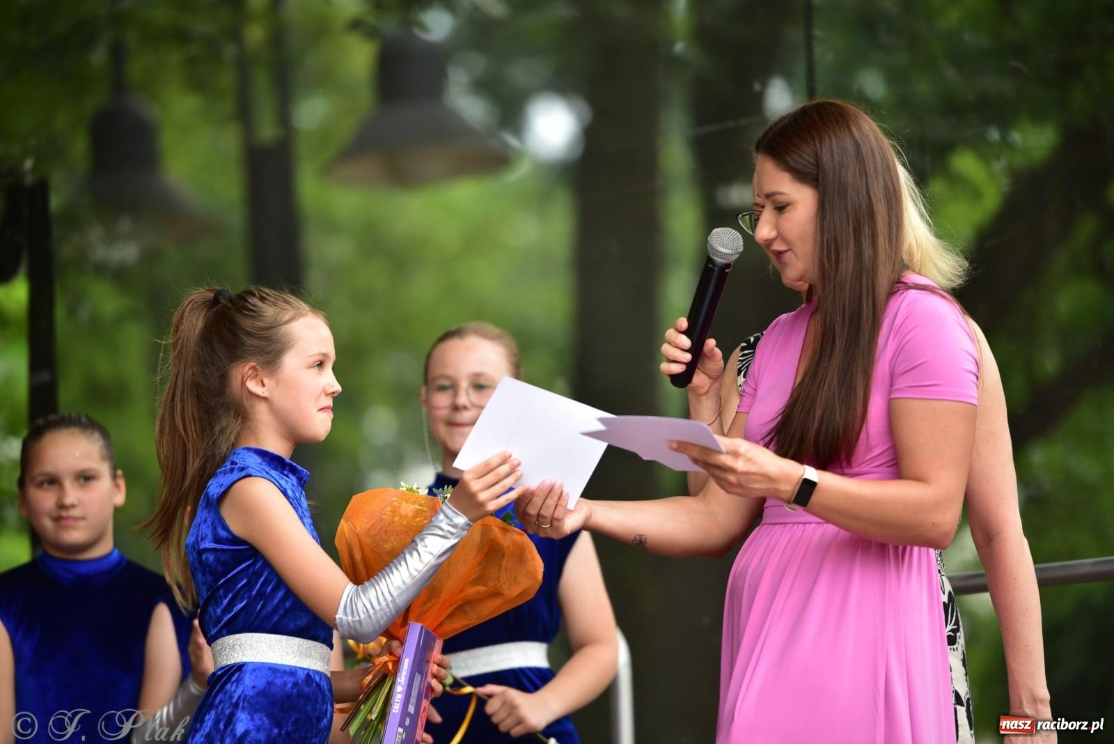 Zdjęcie w galerii na portalu naszraciborz.pl: Taneczne podsumowanie roku szkolnego na zamku w Raciborzu [FOTO i WIDEO] wiadomości z regionu