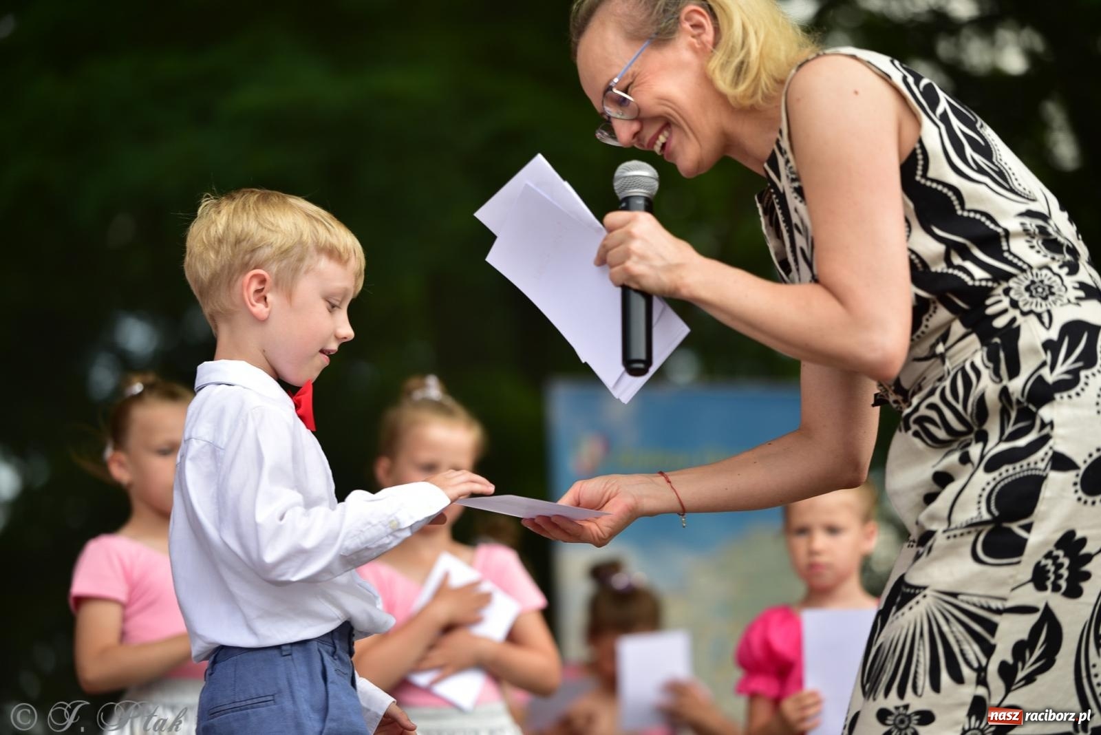 Zdjęcie w galerii na portalu naszraciborz.pl: Taneczne podsumowanie roku szkolnego na zamku w Raciborzu [FOTO i WIDEO] wiadomości z regionu