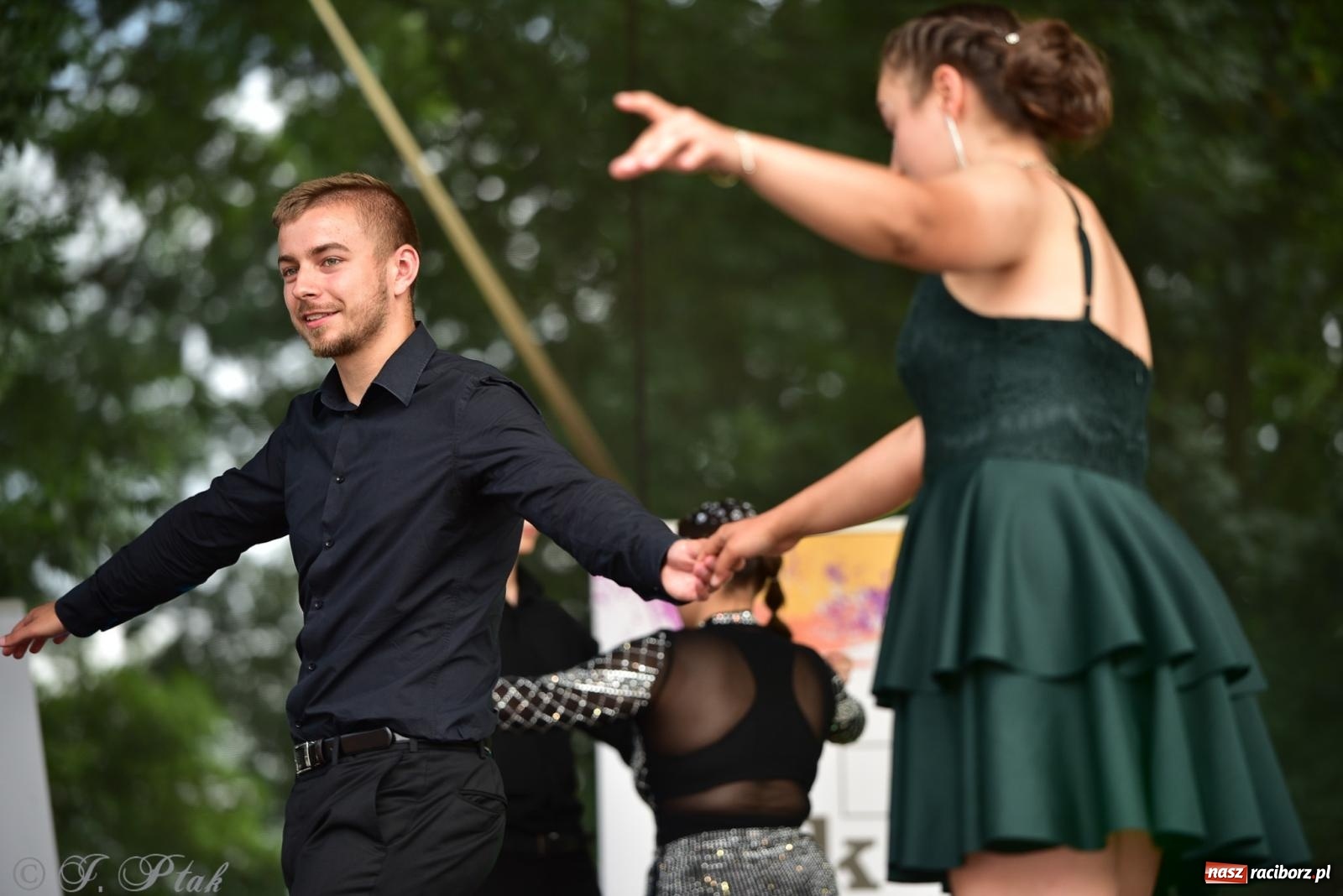 Zdjęcie w galerii na portalu naszraciborz.pl: Taneczne podsumowanie roku szkolnego na zamku w Raciborzu [FOTO i WIDEO] wiadomości z regionu
