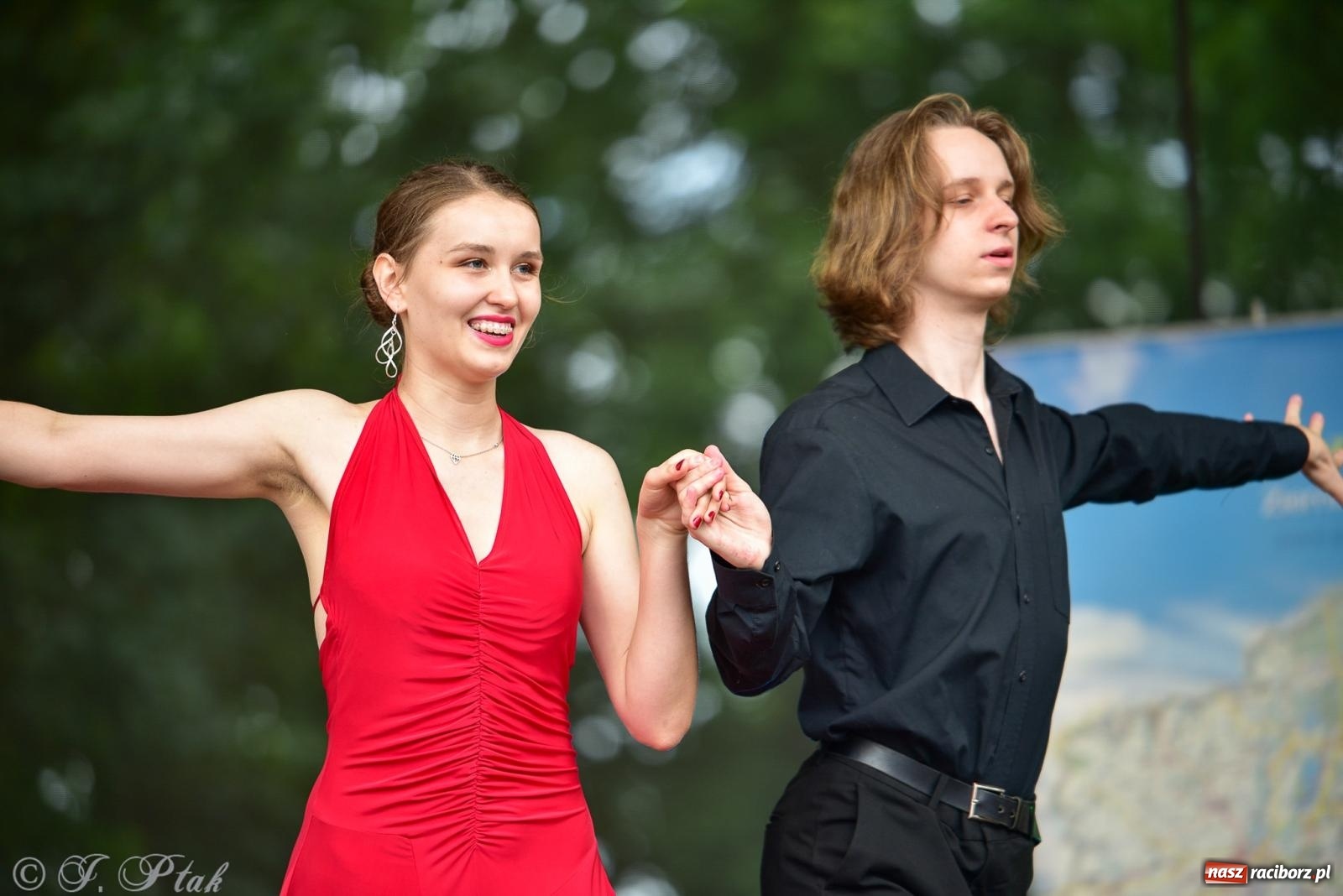 Zdjęcie w galerii na portalu naszraciborz.pl: Taneczne podsumowanie roku szkolnego na zamku w Raciborzu [FOTO i WIDEO] wiadomości z regionu