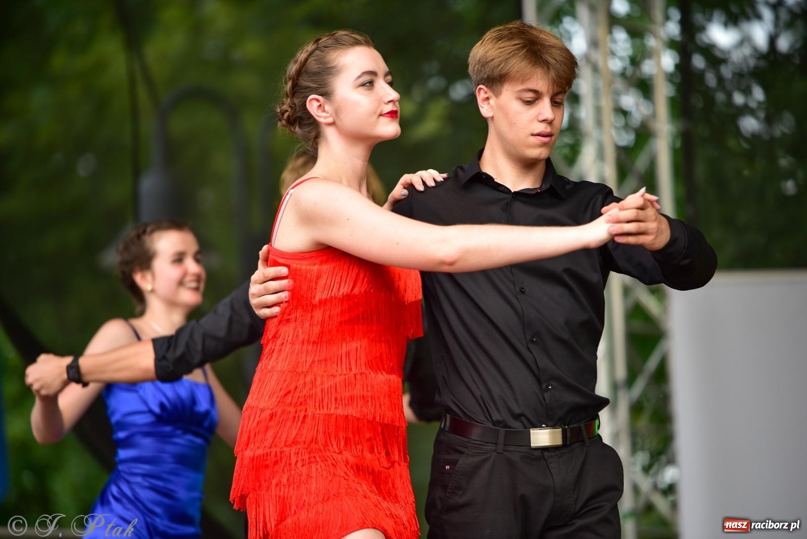 Zdjęcie w galerii na portalu naszraciborz.pl: Taneczne podsumowanie roku szkolnego na zamku w Raciborzu [FOTO i WIDEO] wiadomości z regionu