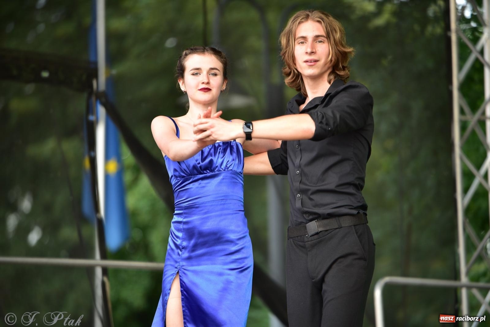 Zdjęcie w galerii na portalu naszraciborz.pl: Taneczne podsumowanie roku szkolnego na zamku w Raciborzu [FOTO i WIDEO] wiadomości z regionu