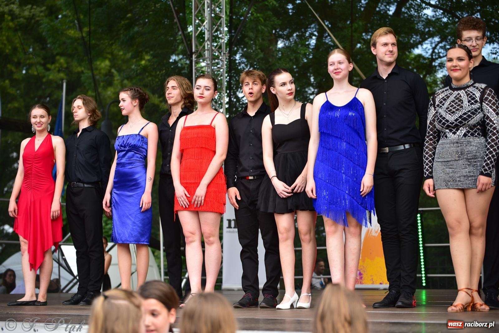 Zdjęcie w galerii na portalu naszraciborz.pl: Taneczne podsumowanie roku szkolnego na zamku w Raciborzu [FOTO i WIDEO] wiadomości z regionu