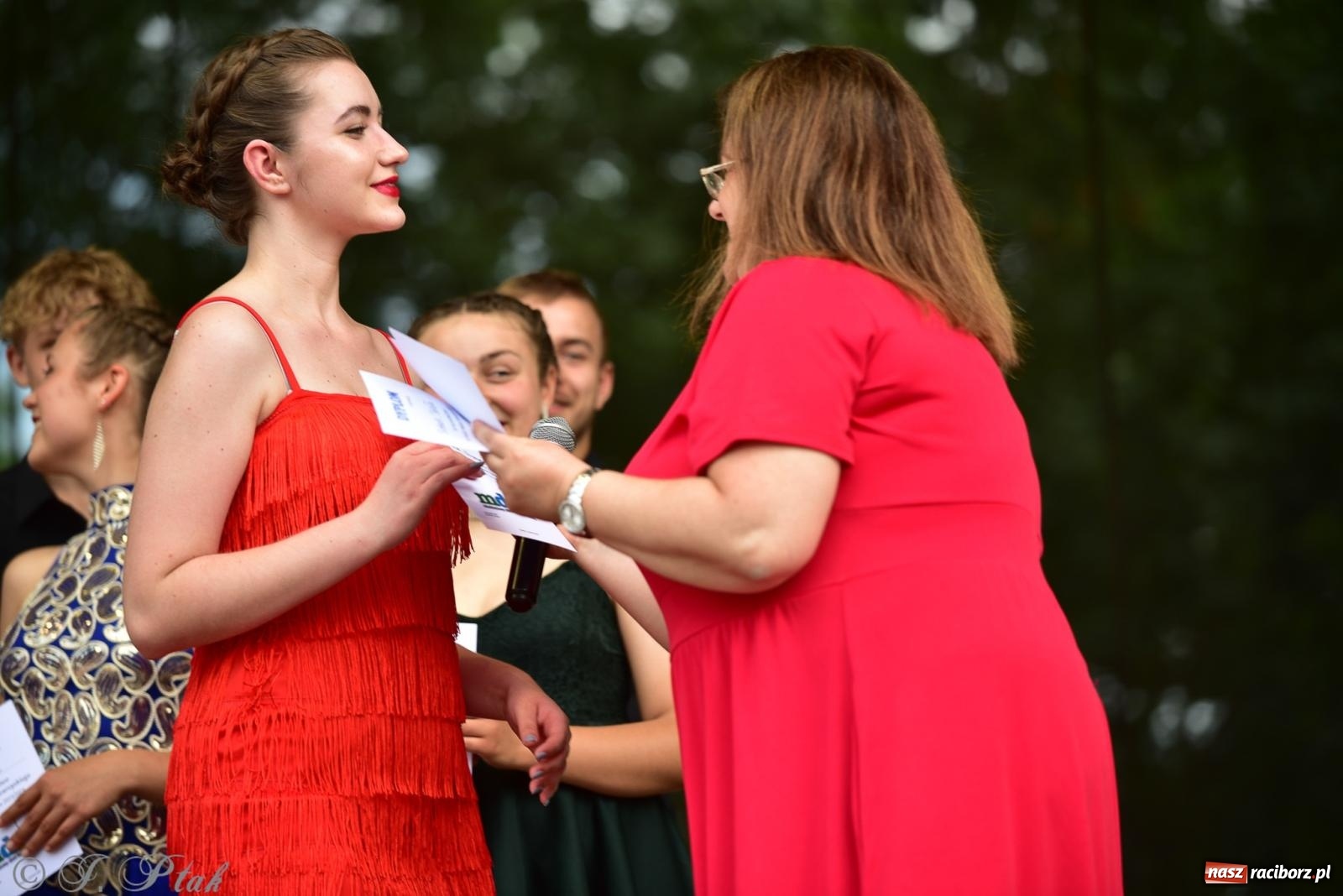 Zdjęcie w galerii na portalu naszraciborz.pl: Taneczne podsumowanie roku szkolnego na zamku w Raciborzu [FOTO i WIDEO] wiadomości z regionu