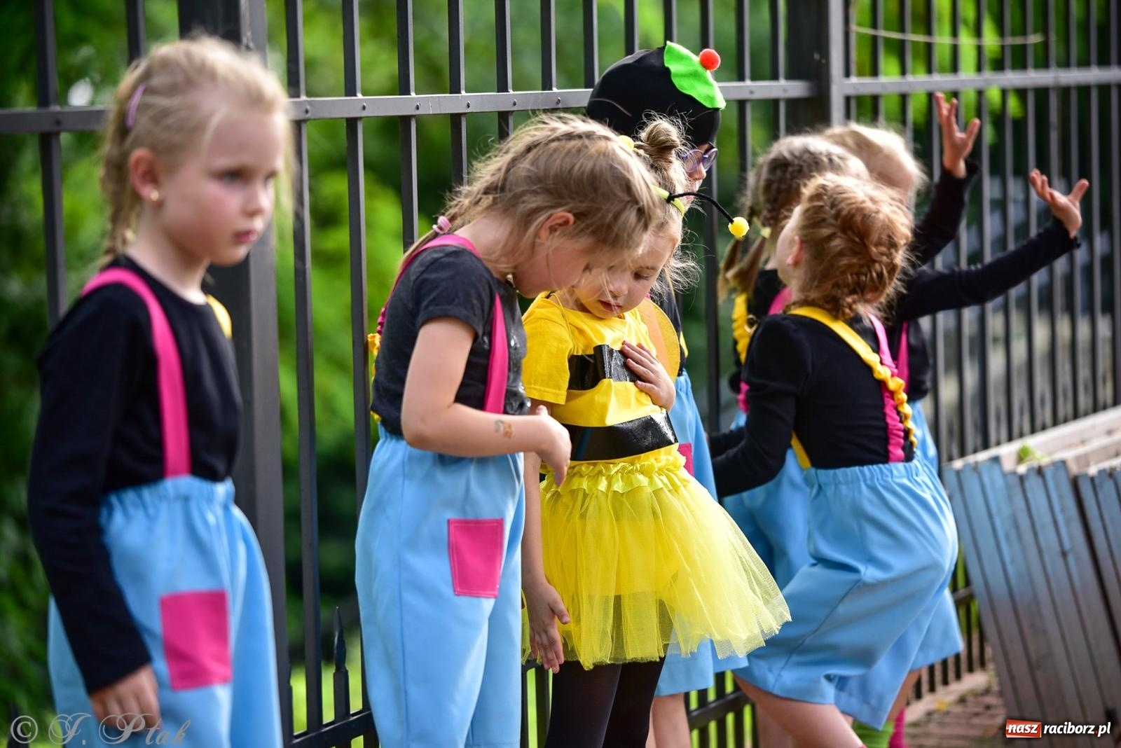 Zdjęcie w galerii na portalu naszraciborz.pl: Taneczne podsumowanie roku szkolnego na zamku w Raciborzu [FOTO i WIDEO] wiadomości z regionu