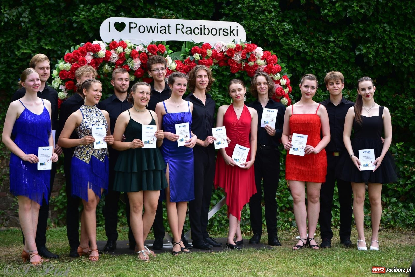 Zdjęcie w galerii na portalu naszraciborz.pl: Taneczne podsumowanie roku szkolnego na zamku w Raciborzu [FOTO i WIDEO] wiadomości z regionu