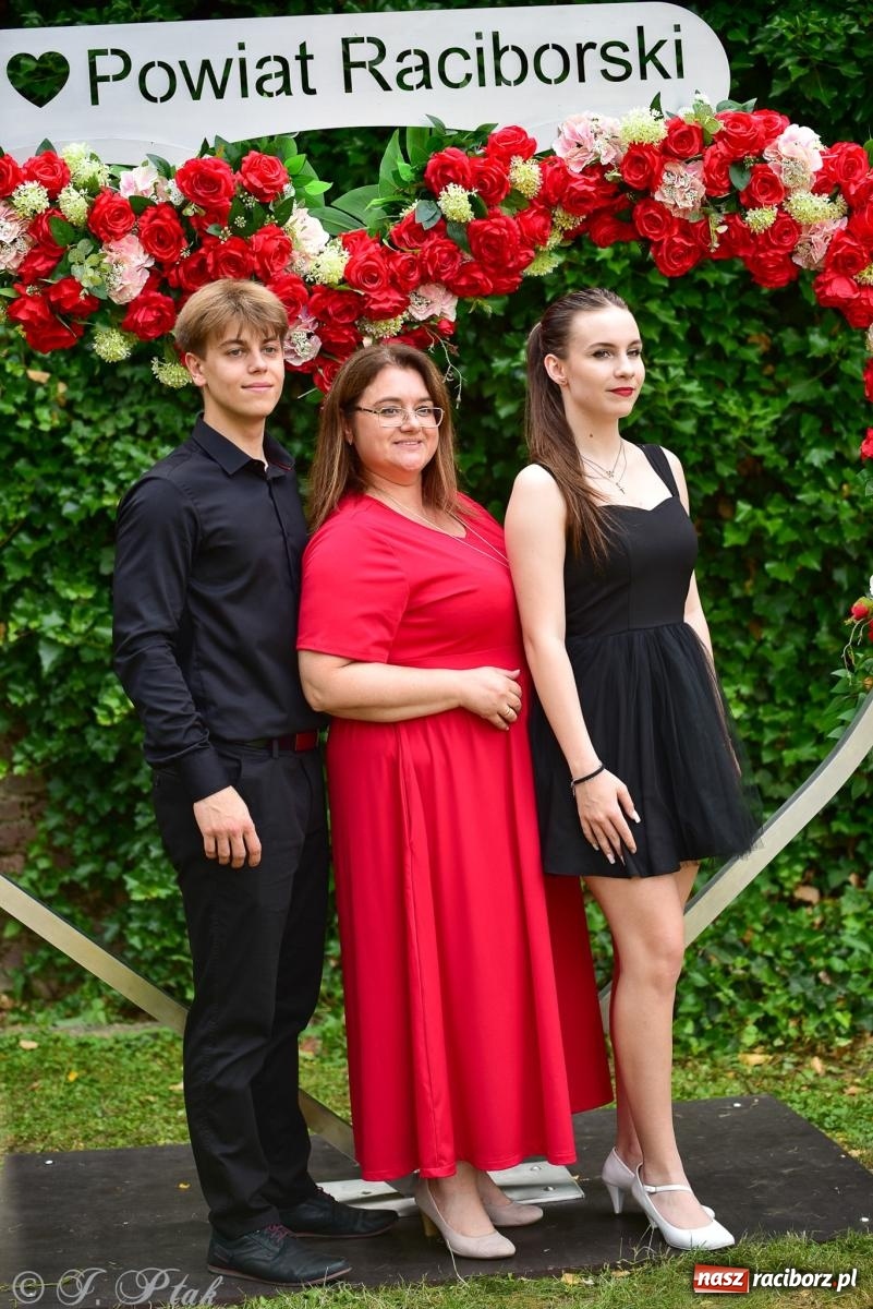 Zdjęcie w galerii na portalu naszraciborz.pl: Taneczne podsumowanie roku szkolnego na zamku w Raciborzu [FOTO i WIDEO] wiadomości z regionu