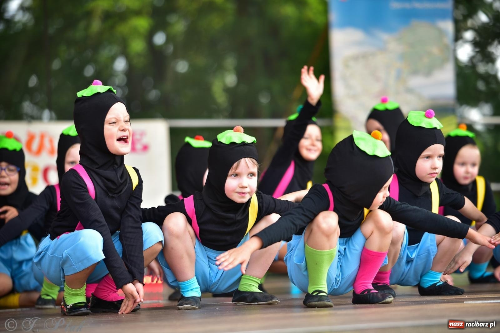 Zdjęcie w galerii na portalu naszraciborz.pl: Taneczne podsumowanie roku szkolnego na zamku w Raciborzu [FOTO i WIDEO] wiadomości z regionu