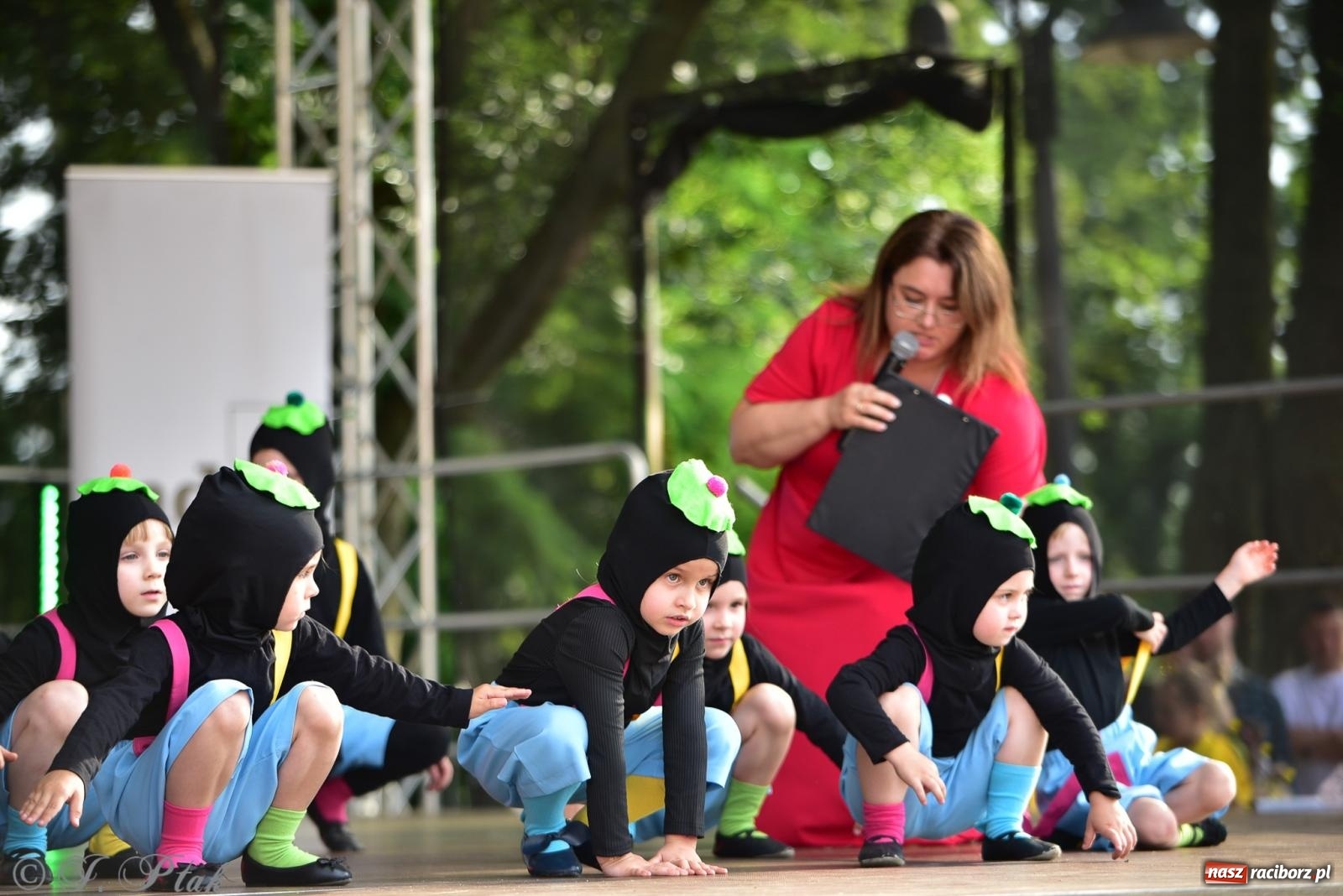 Zdjęcie w galerii na portalu naszraciborz.pl: Taneczne podsumowanie roku szkolnego na zamku w Raciborzu [FOTO i WIDEO] wiadomości z regionu